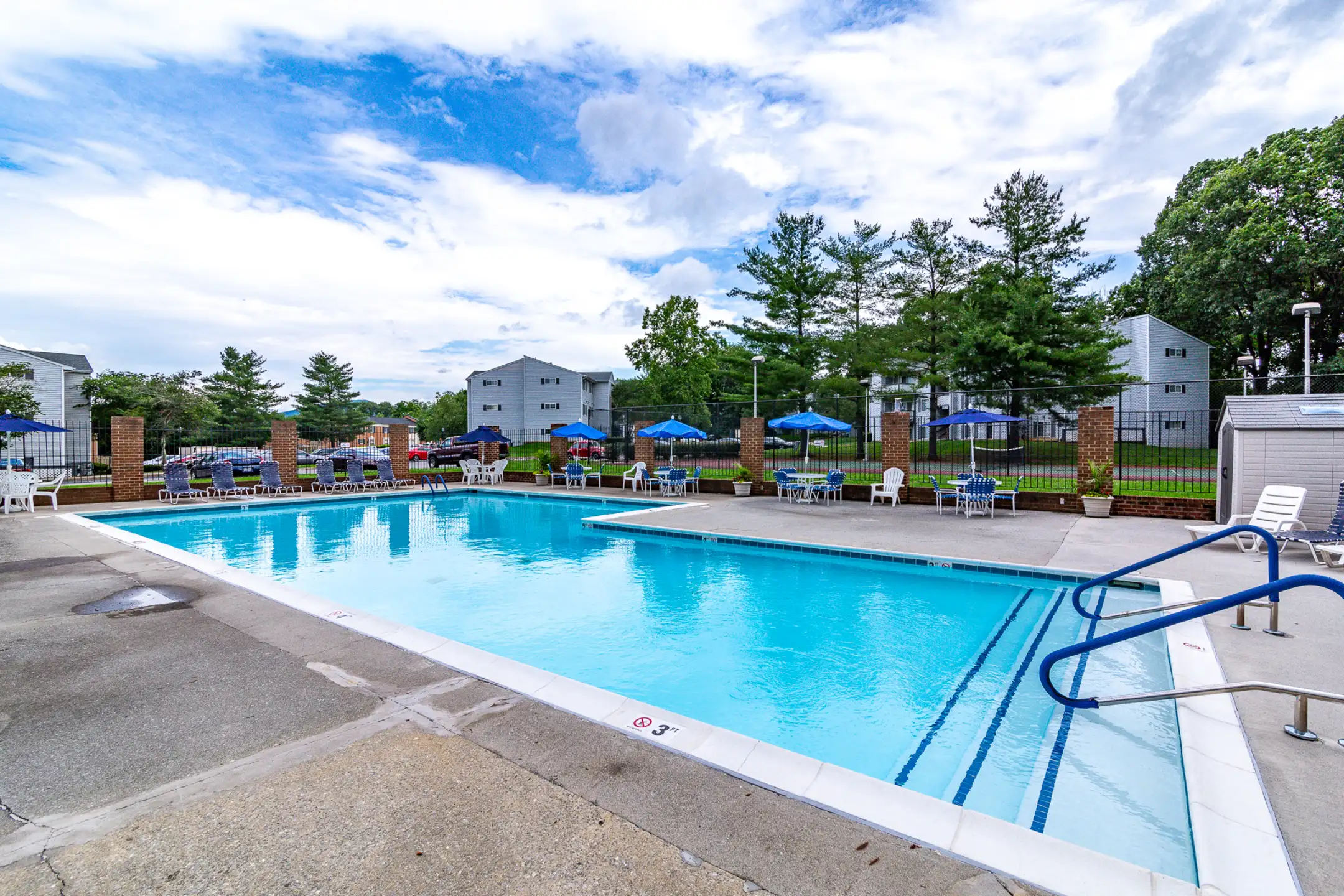 Bent Creek Apartments and Townhomes 6525 Greenway Dr Roanoke, VA