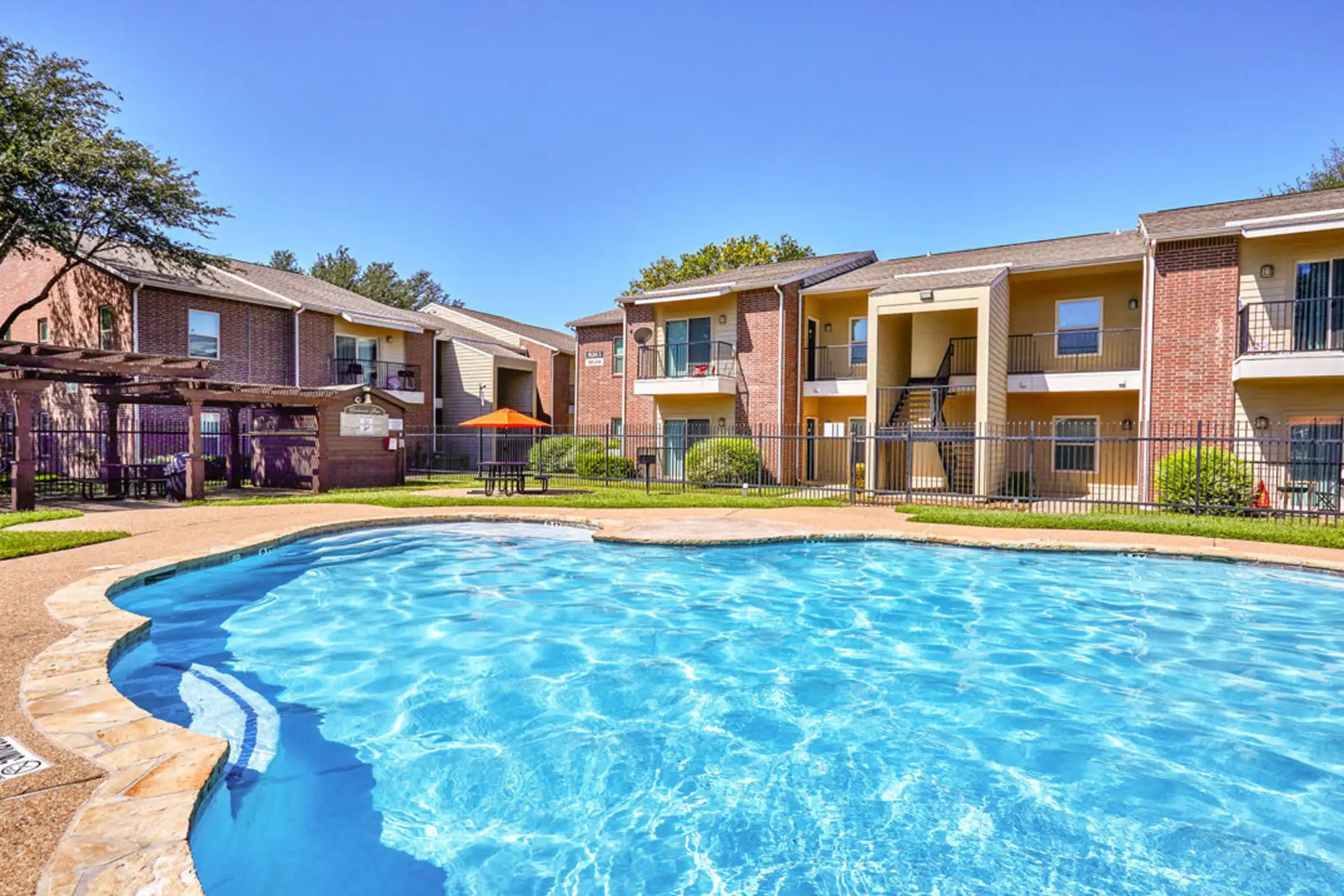 Creekwood Place Apartment Homes Apartments Lancaster, TX 75146