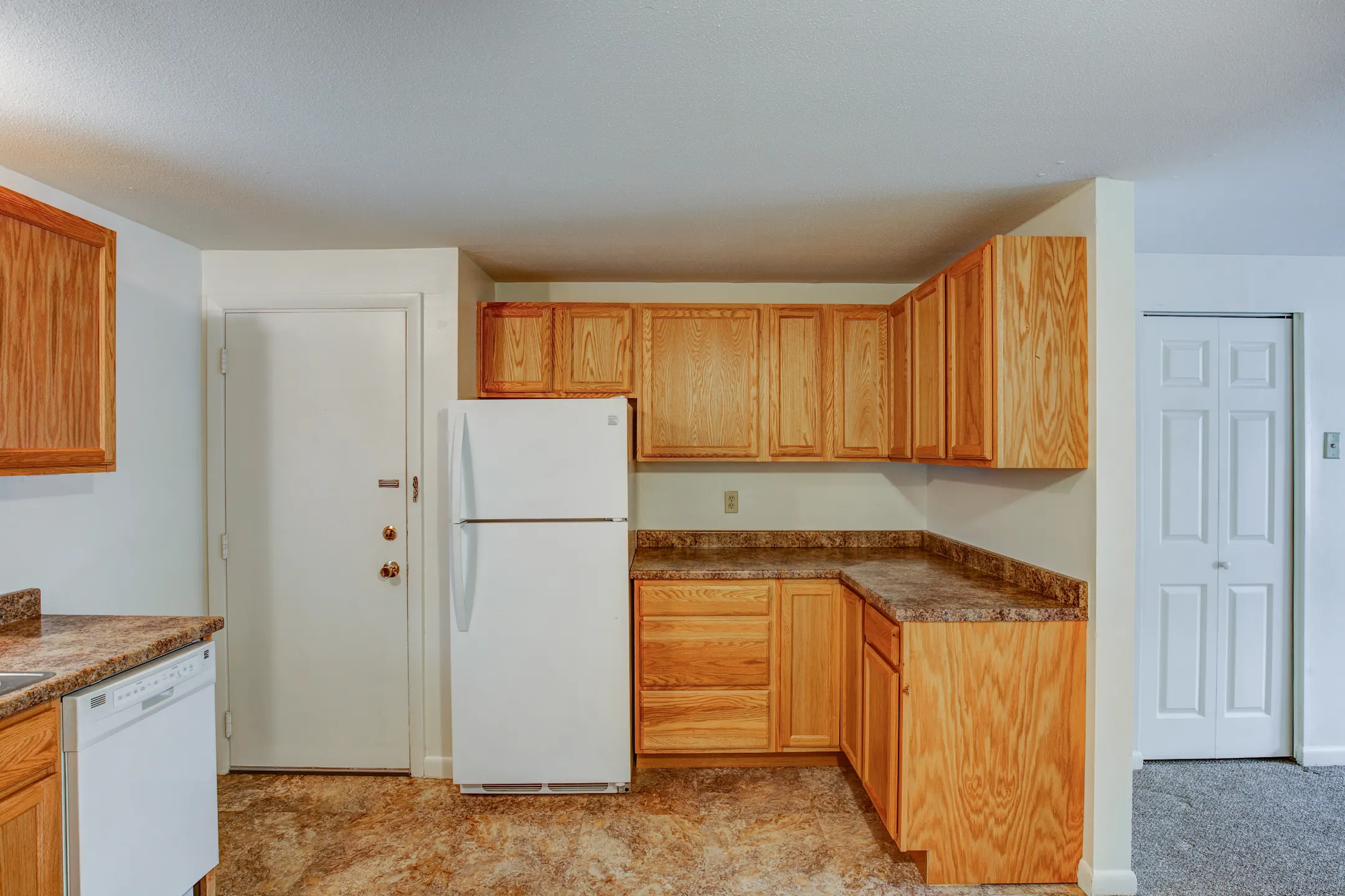 Colonial Village Apartments Apartments Ware, MA 01082