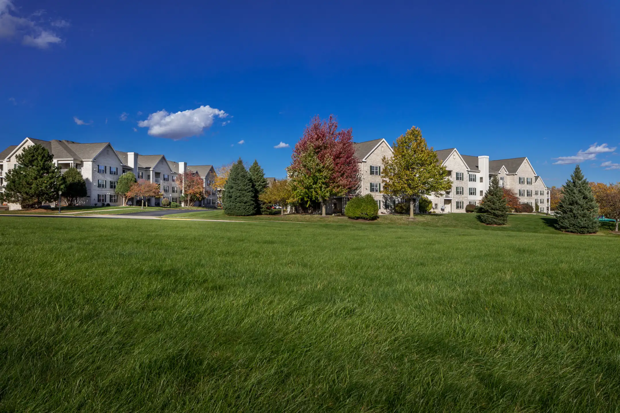 Deer Creek Apartments 8511 Greenway Blvd Middleton, WI Apartments