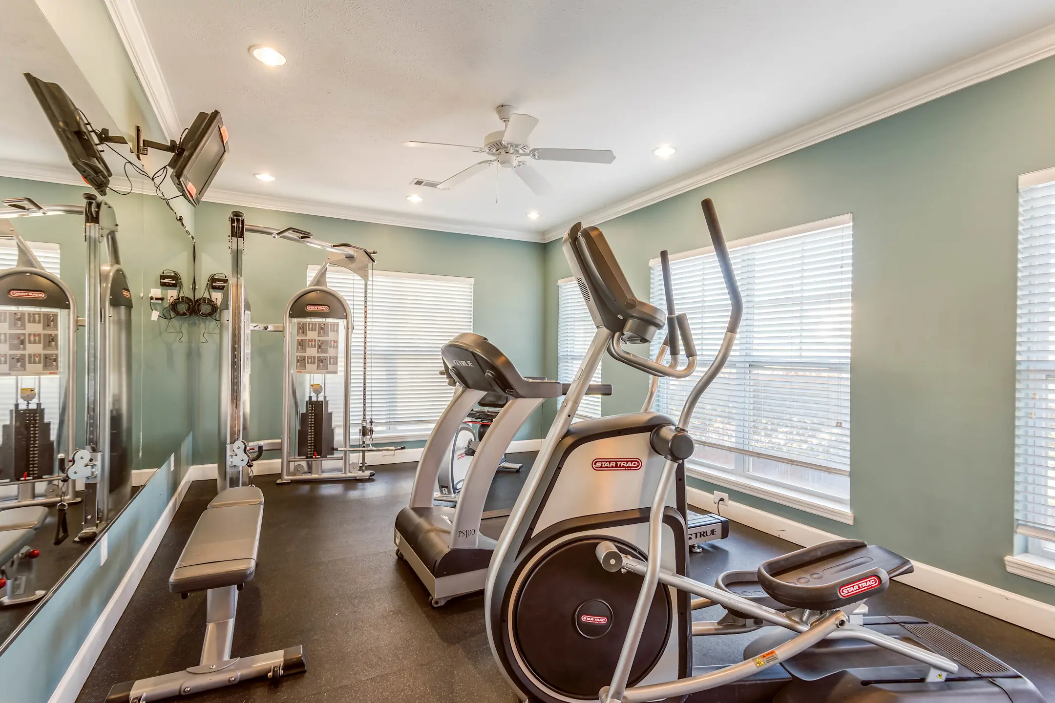 Pinnacle At Magnolia Pointe 1240 Parklane Rd MS Apartments