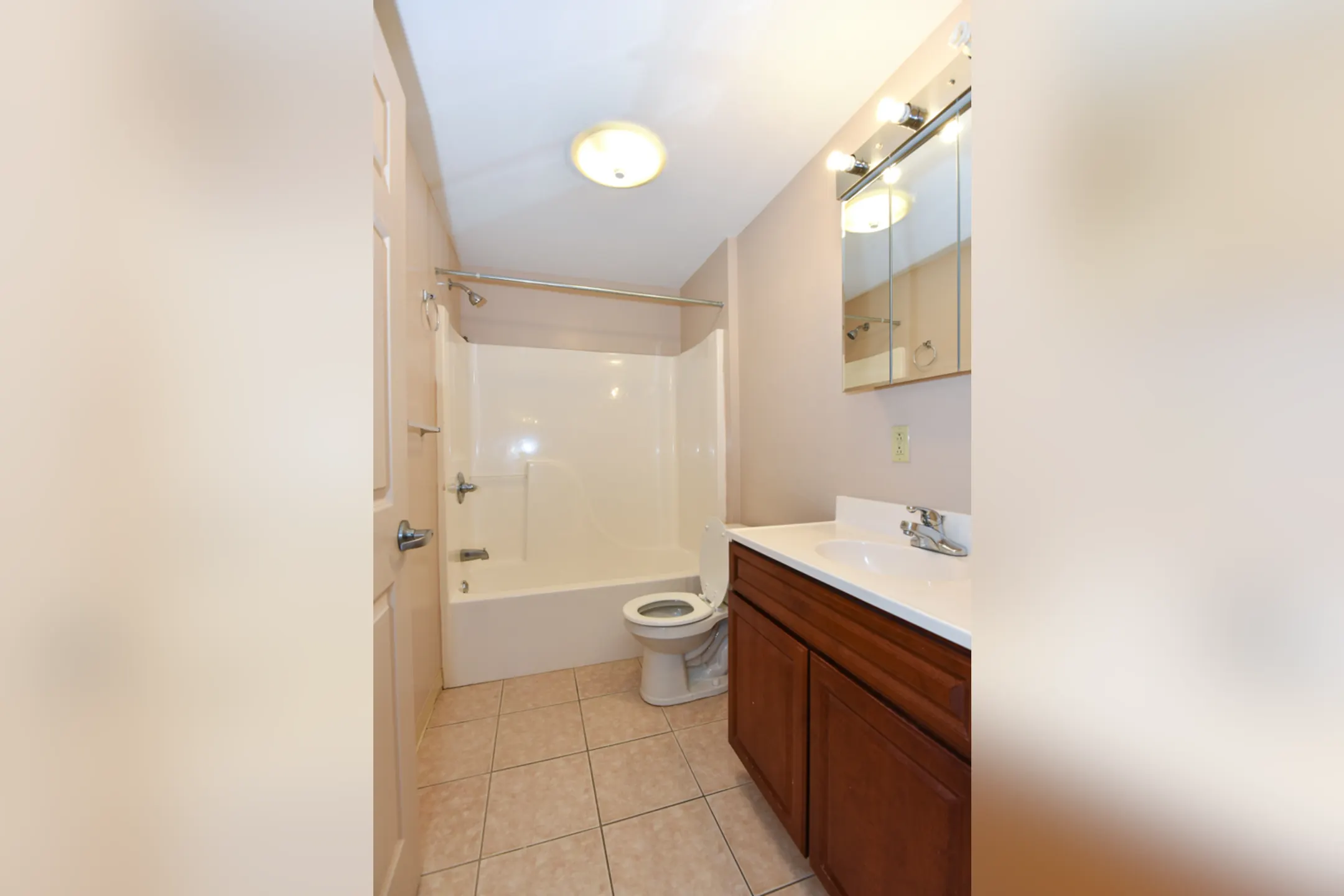 Burnham Rentals Third & Dunn Apartments Bloomington, IN 47401