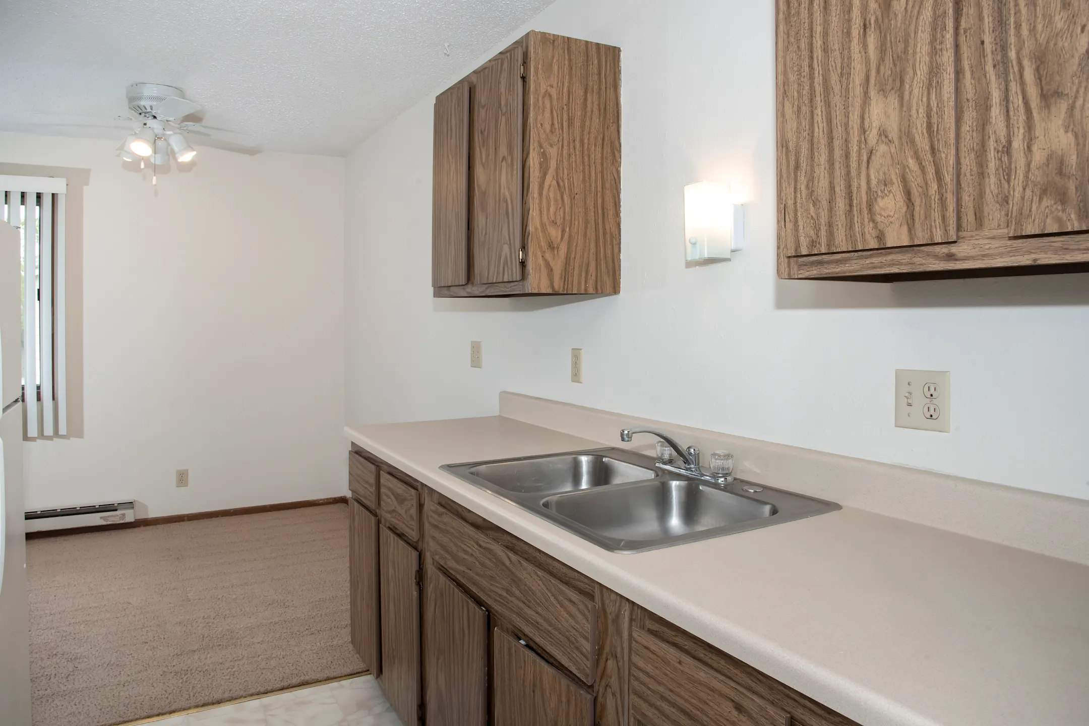 Laurel Place Apartments Apartments Fergus Falls, MN 56537