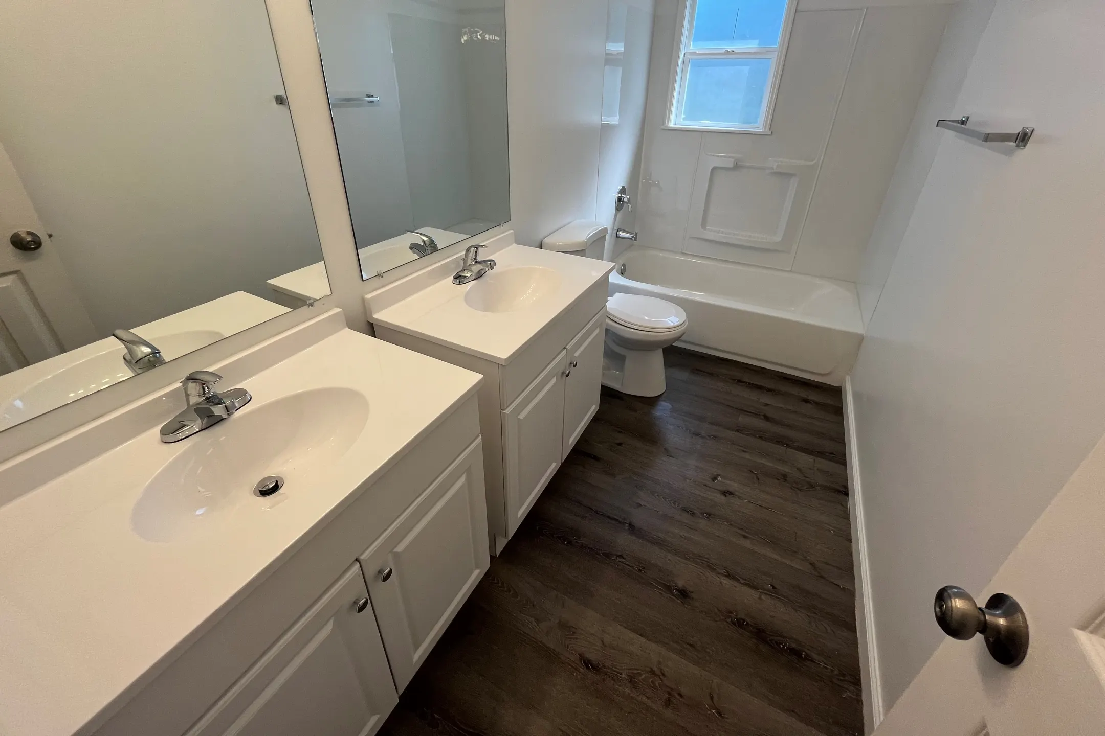 Bathroom - Genesis Apartments - Richmond, IN