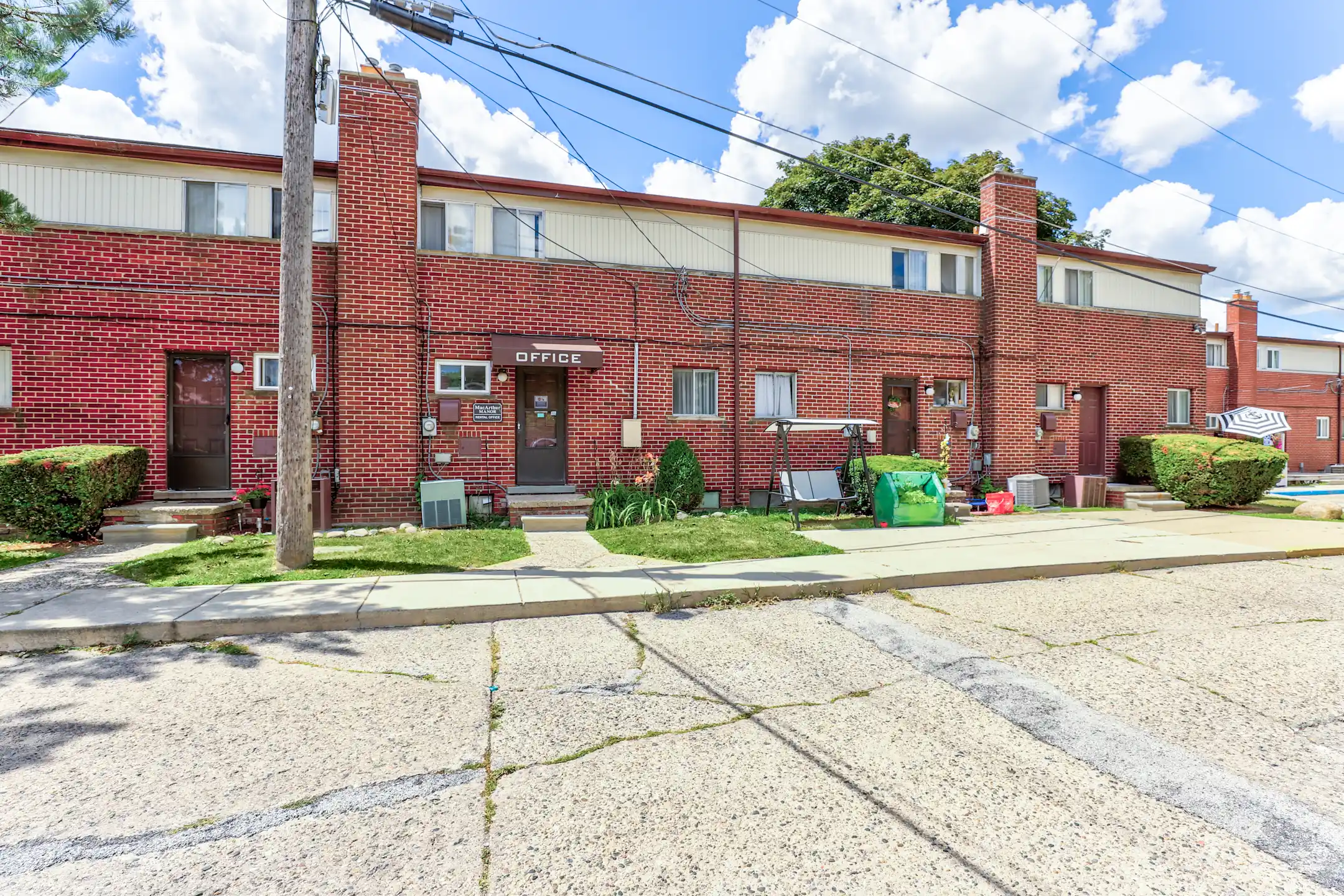 MacArthur Manor Apartments 21492 Mac Arthur Blvd Warren, MI