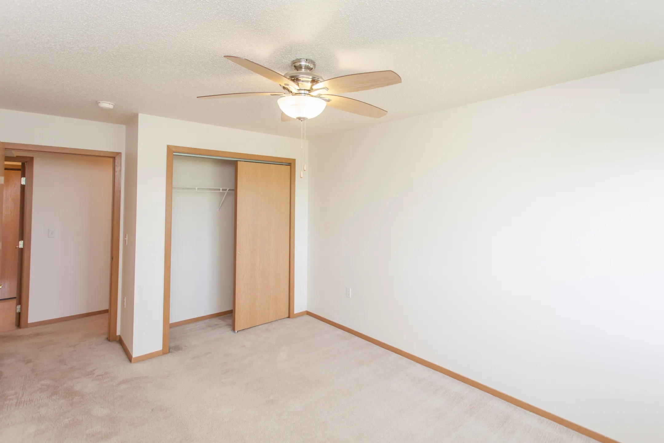 Bedroom - Platinum Valley Apartments - Sioux Falls, SD