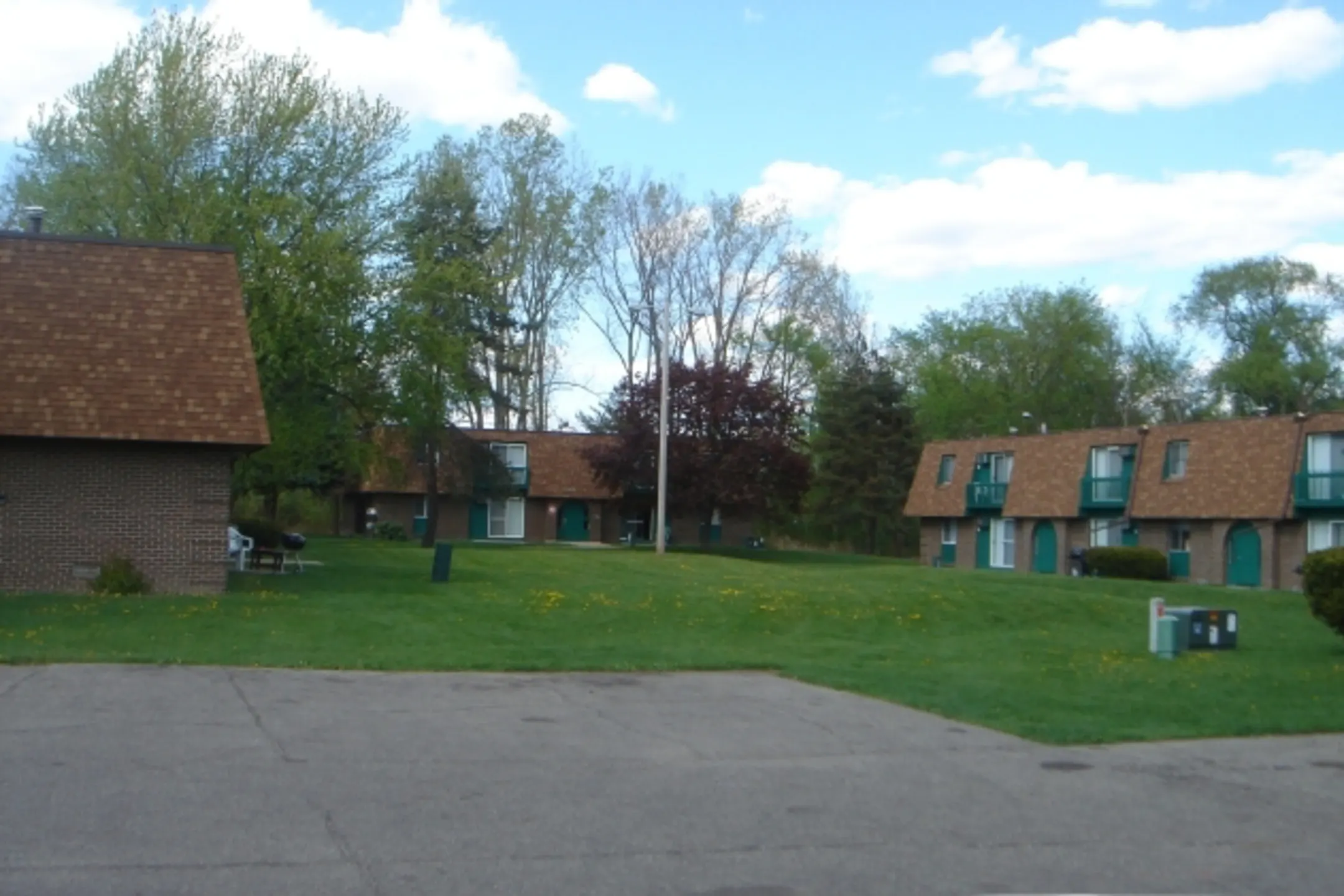 The Grove Grove Park Apartments Lansing, MI 48911