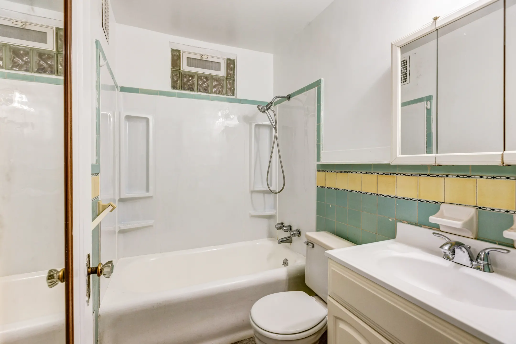 Bathroom - Thames Manor Apartments - Pittsburgh, PA