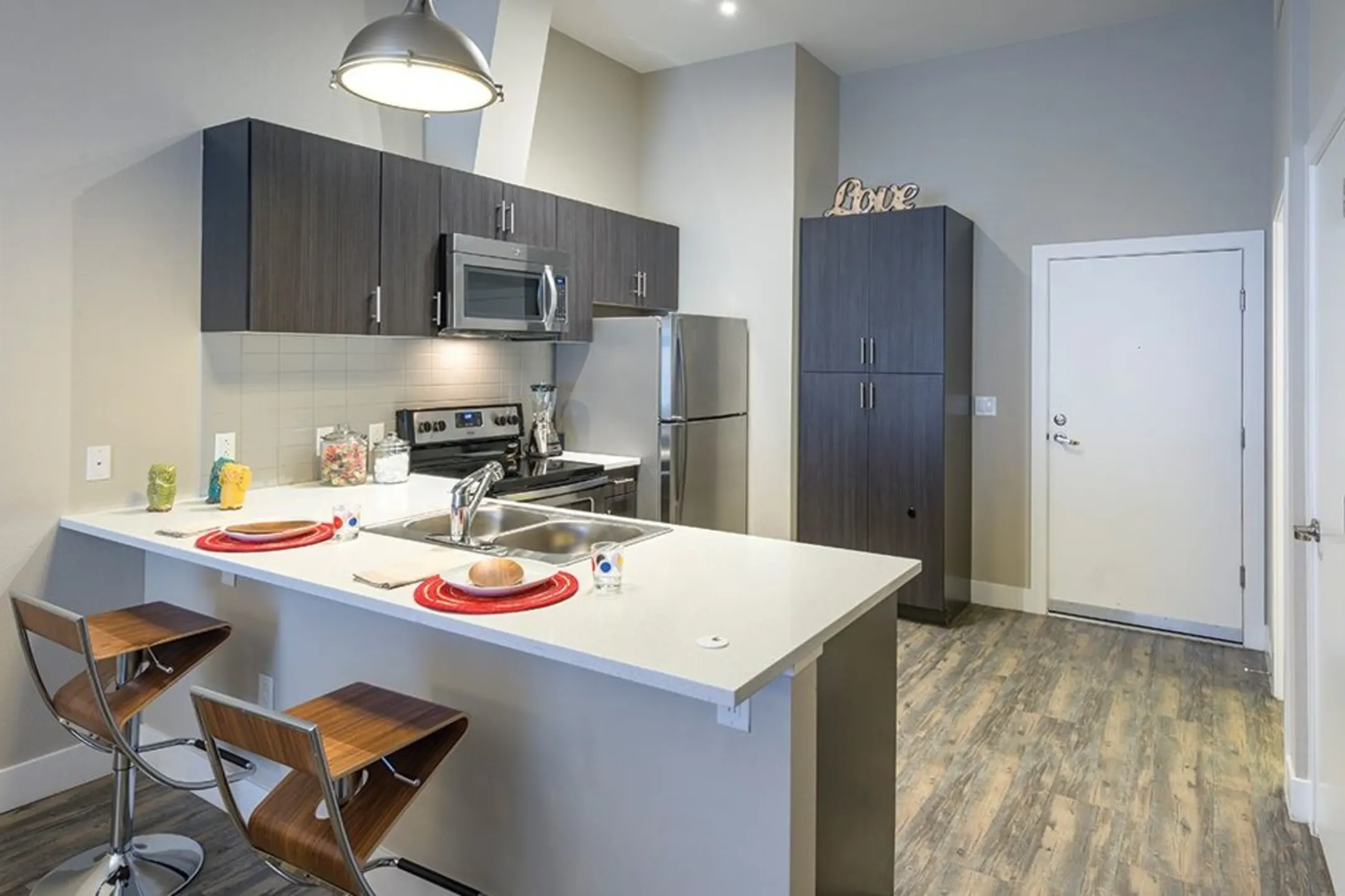 Kitchen - SB1K Apartments - Denver, CO