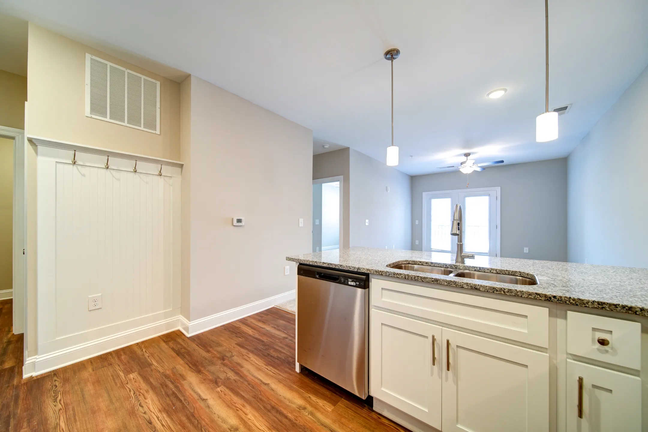 Crescent Pointe Apartments 4650 Crescent Pointe Drive North