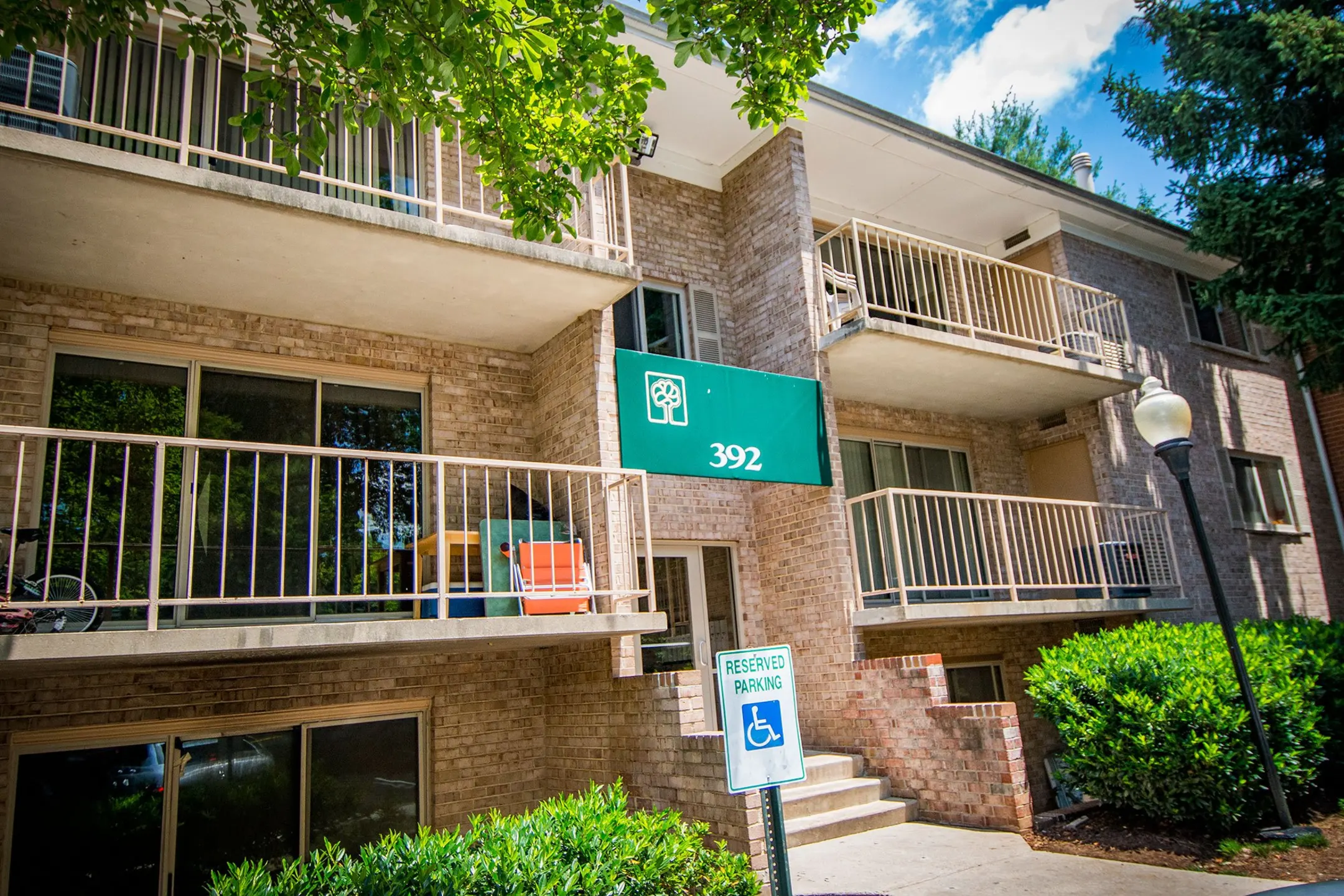 Spring Ridge Apartments 374 N. Summit Avenue Gaithersburg, MD