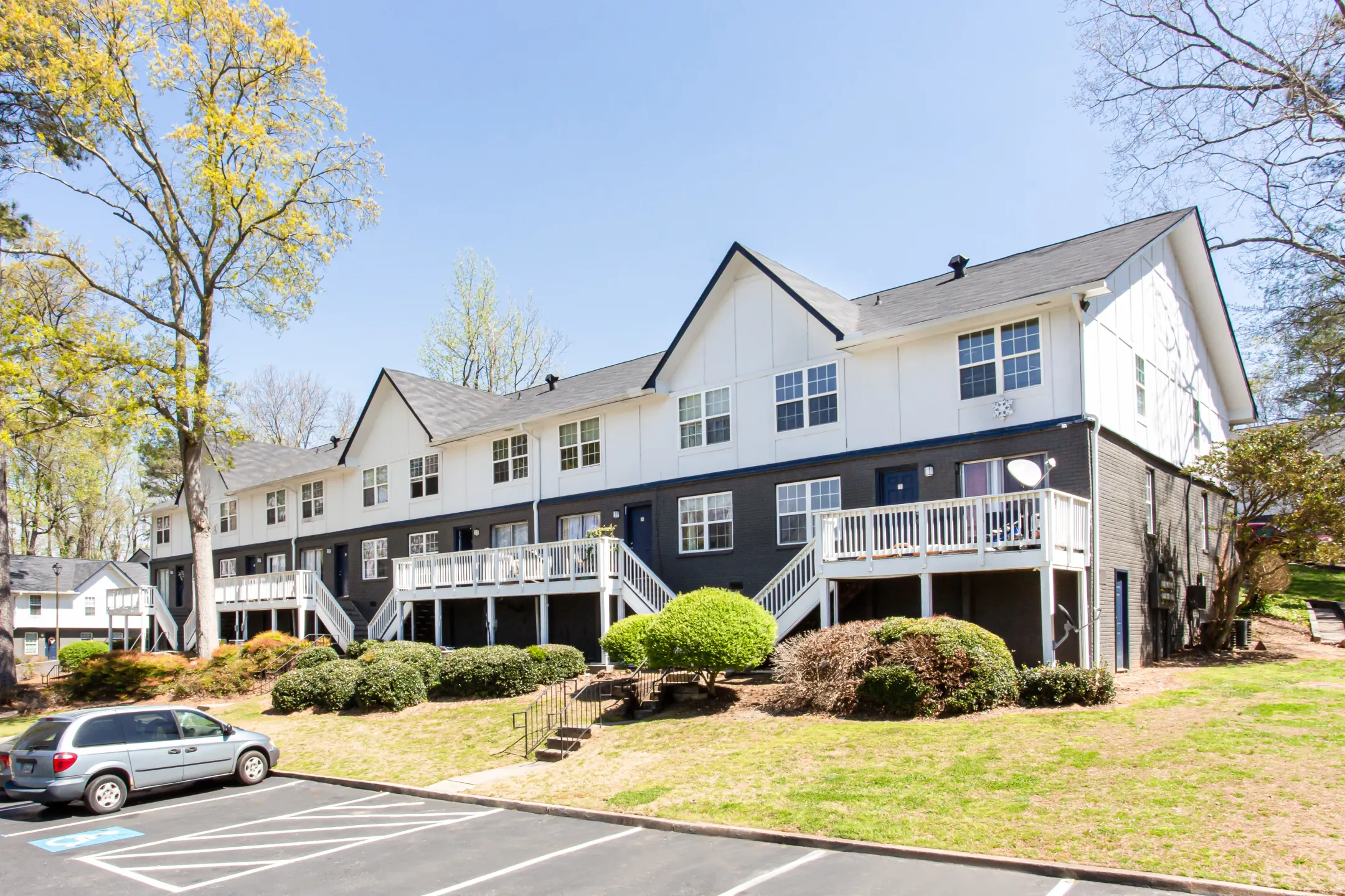 Barcelo East Cobb Apartments - Marietta, GA 30067