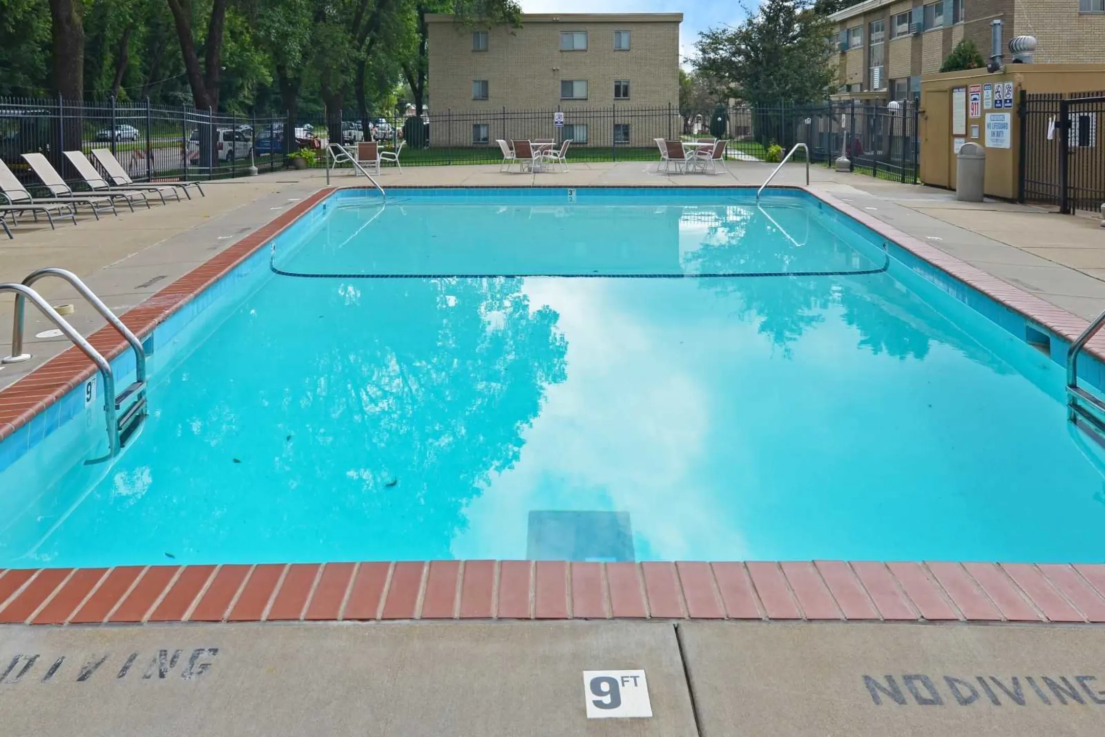 Pool - Davern Park Apartments - Saint Paul, MN