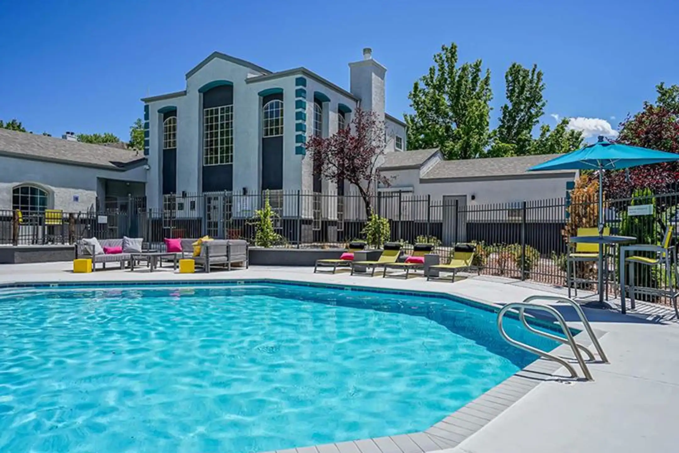 Pool - Prisma Apartments - Albuquerque, NM