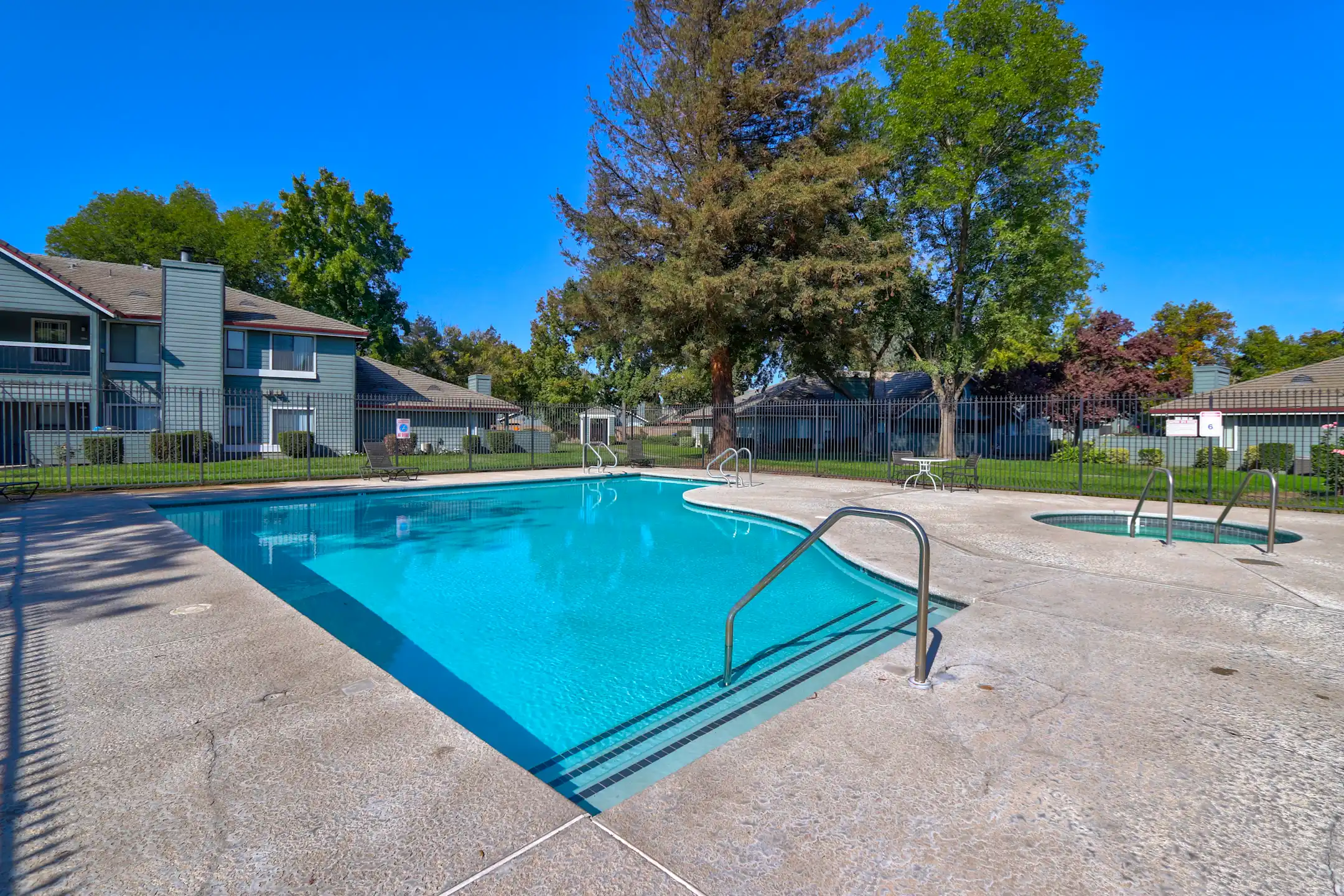 Lakeshore Meadows Apartments Lodi, CA 95242