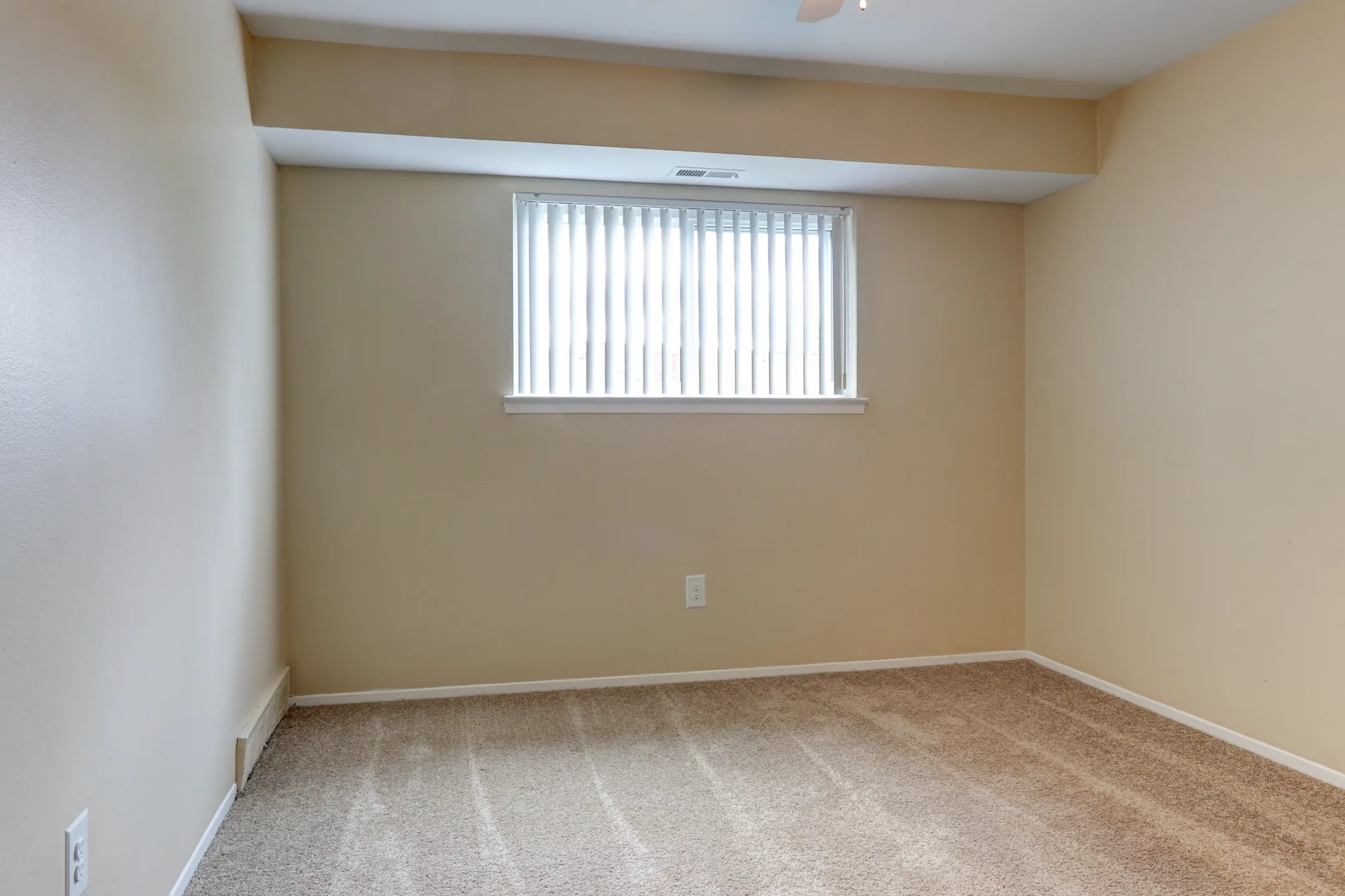 Bedroom - Water's Edge - South Lyon, MI