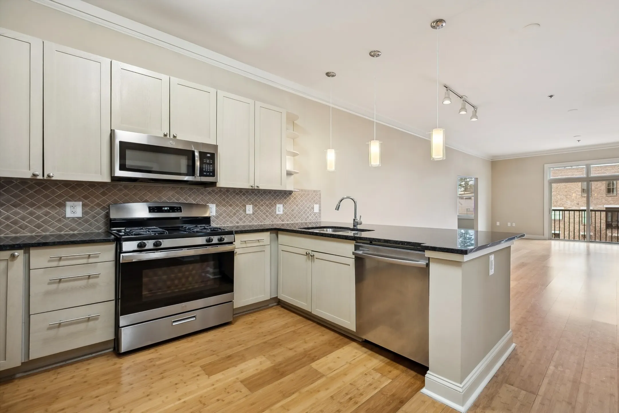 Kitchen - Tremont Apartment Homes - Atlanta, GA