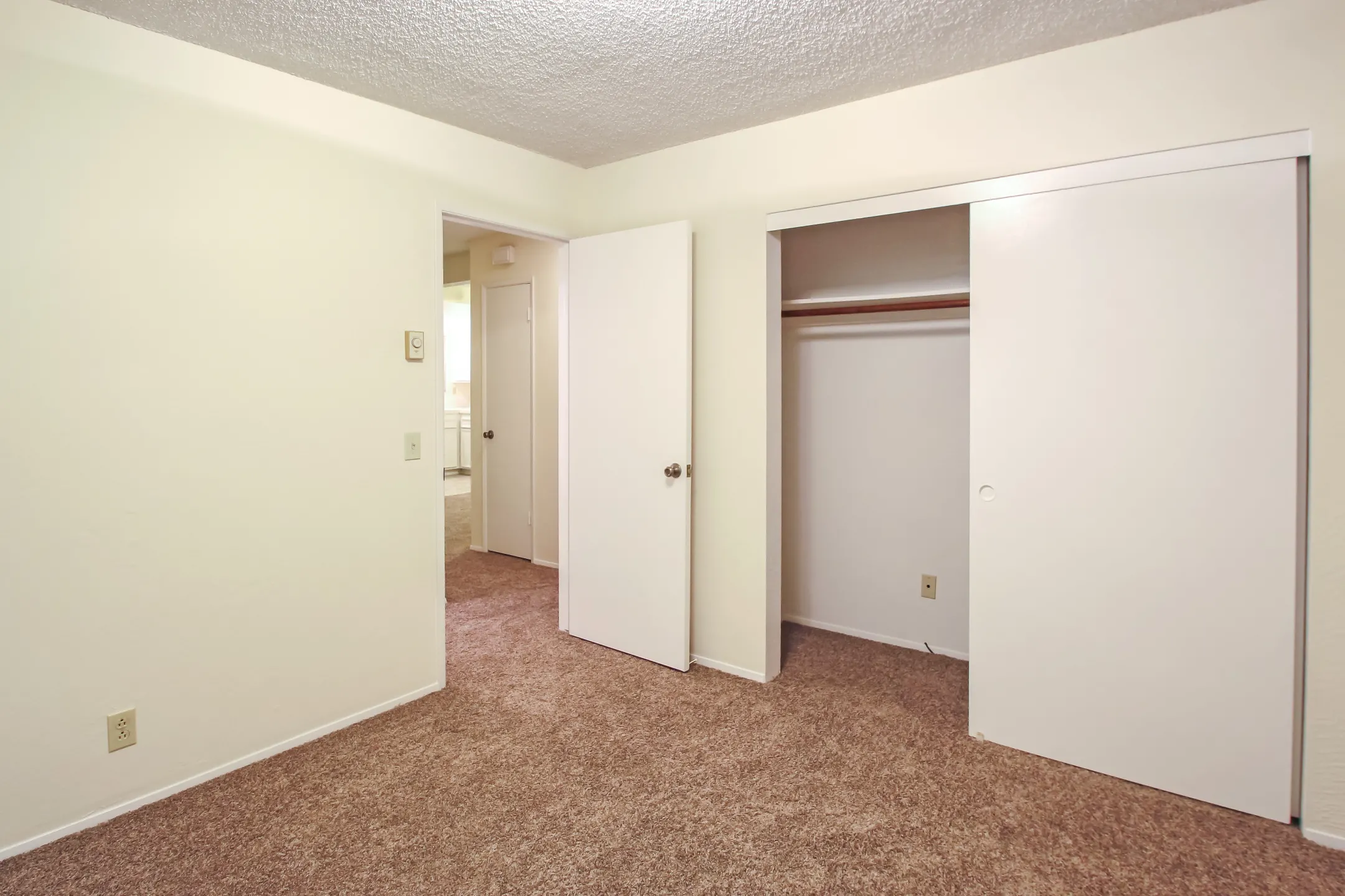 Bedroom - 1575 Oak Apartment Homes - Vista, CA