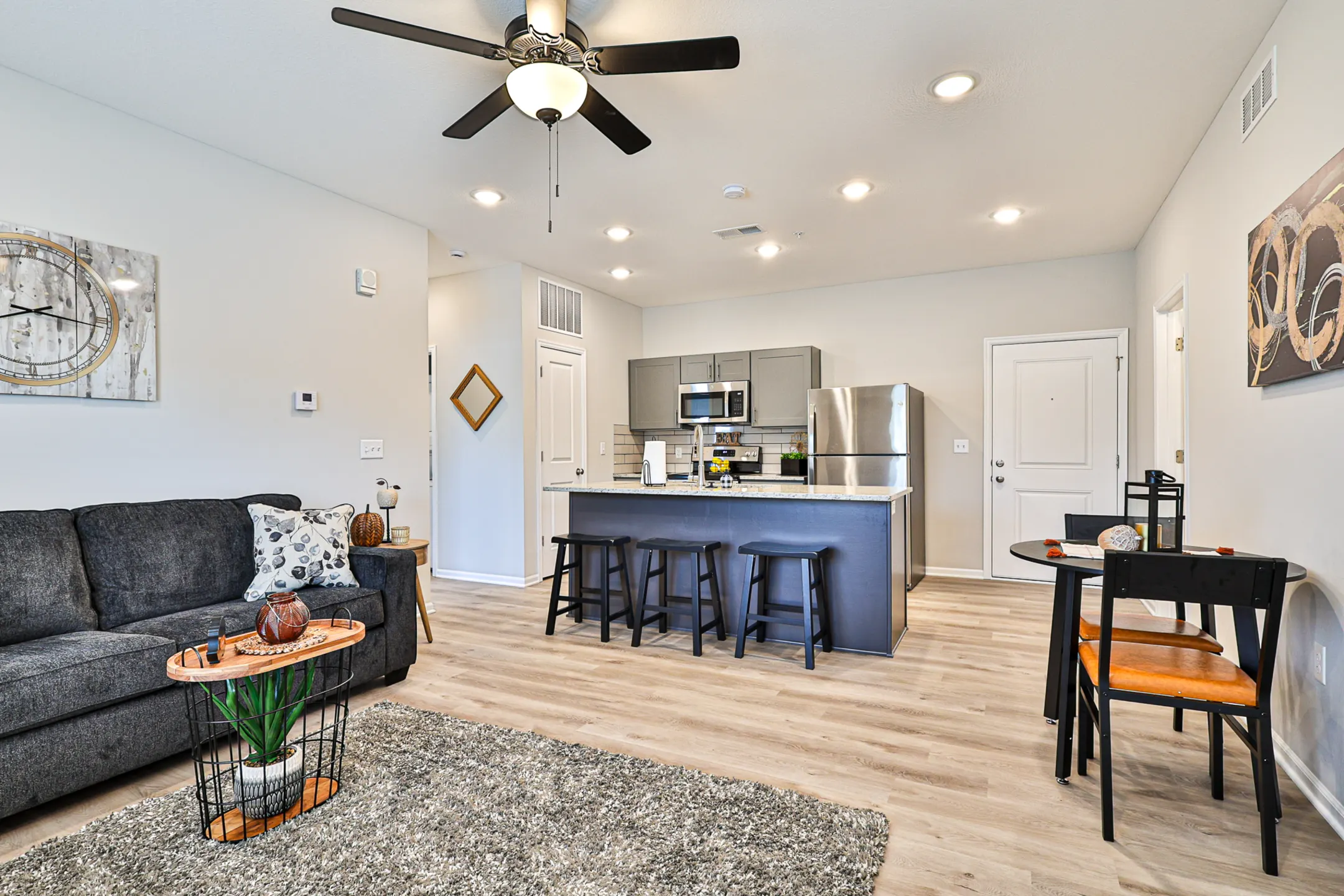 The Lofts at Bridgewood - 500 Southeast Salem Street | Oak Grove, MO ...