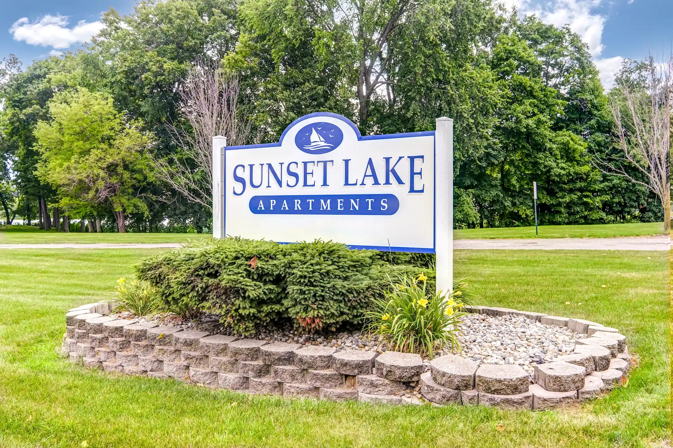 Sunset Lake Apartments 343 Frakes St Vicksburg, MI Apartments for
