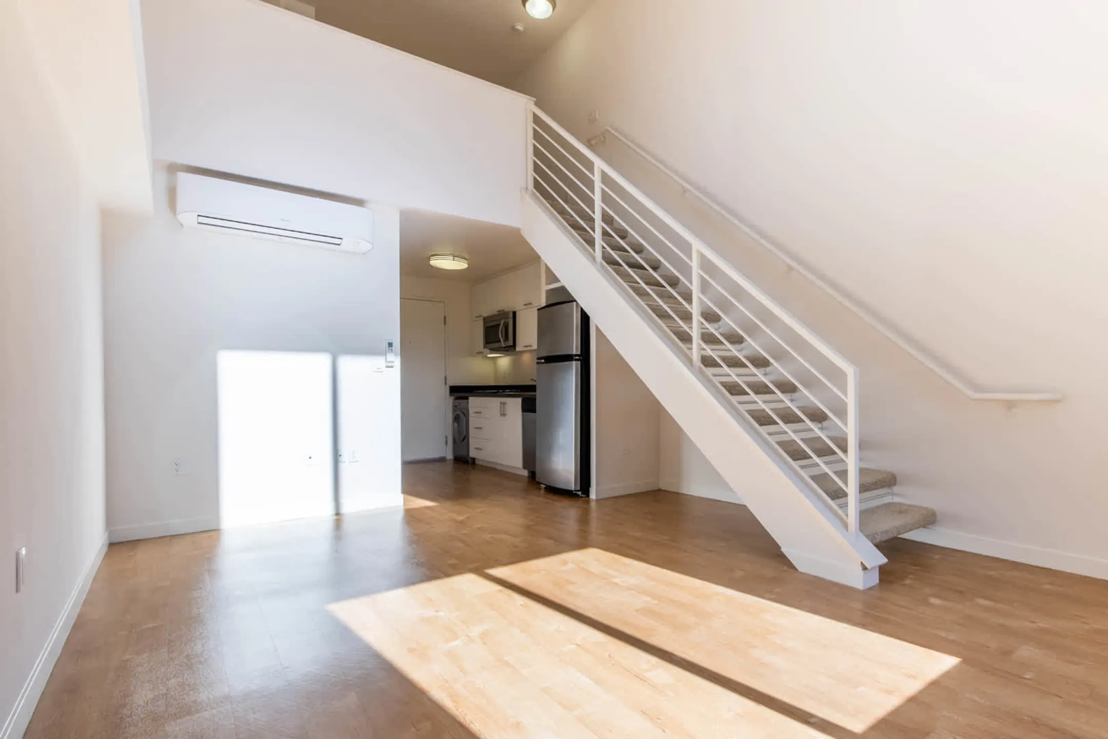 Eleve Lofts and Skydeck 200 E Broadway Glendale, CA Apartments for