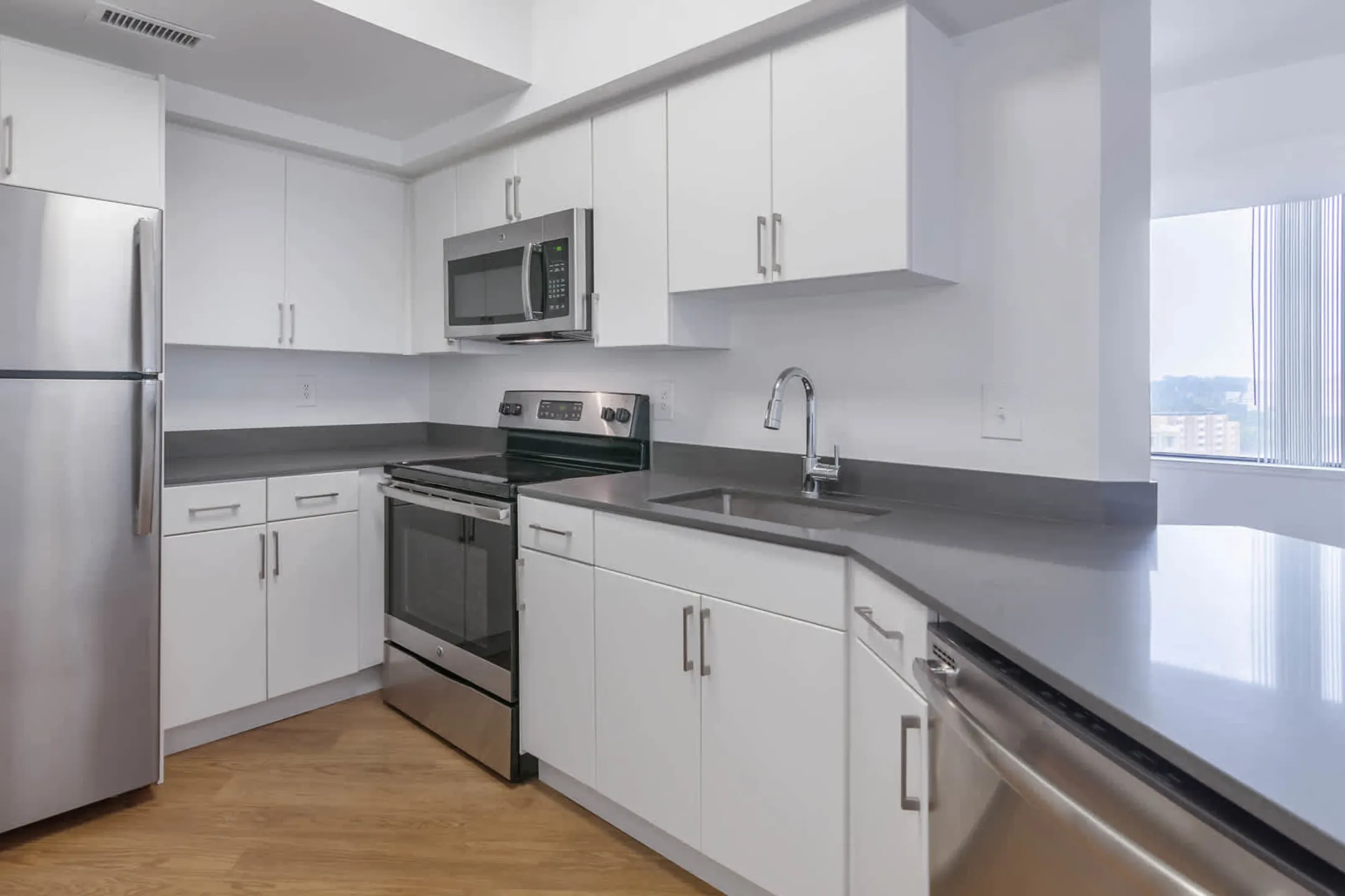 Kitchen - Marlowe Apartments - Arlington, VA