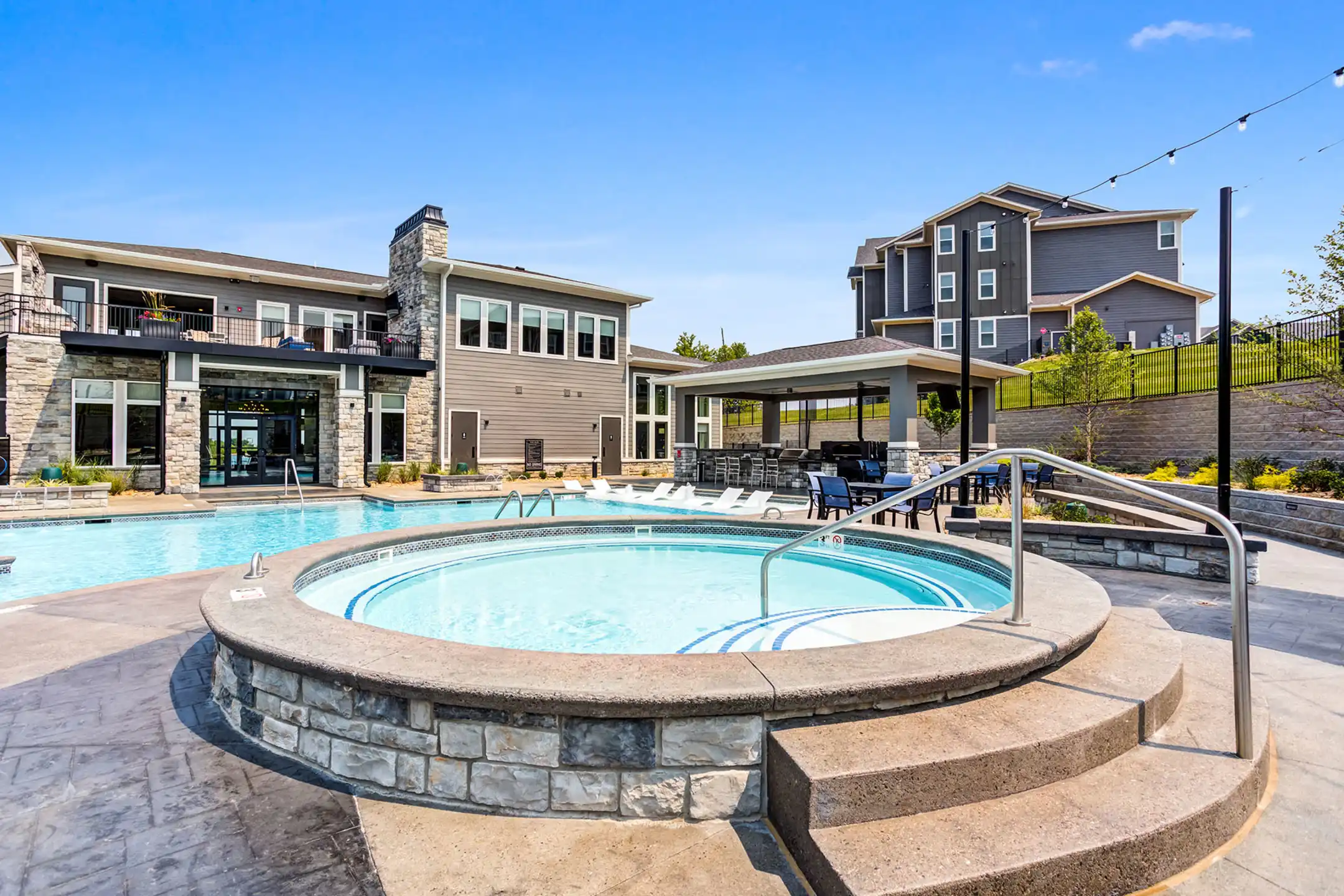 Icon Apartment Homes At Hardin Valley 10758 Carmichael Road