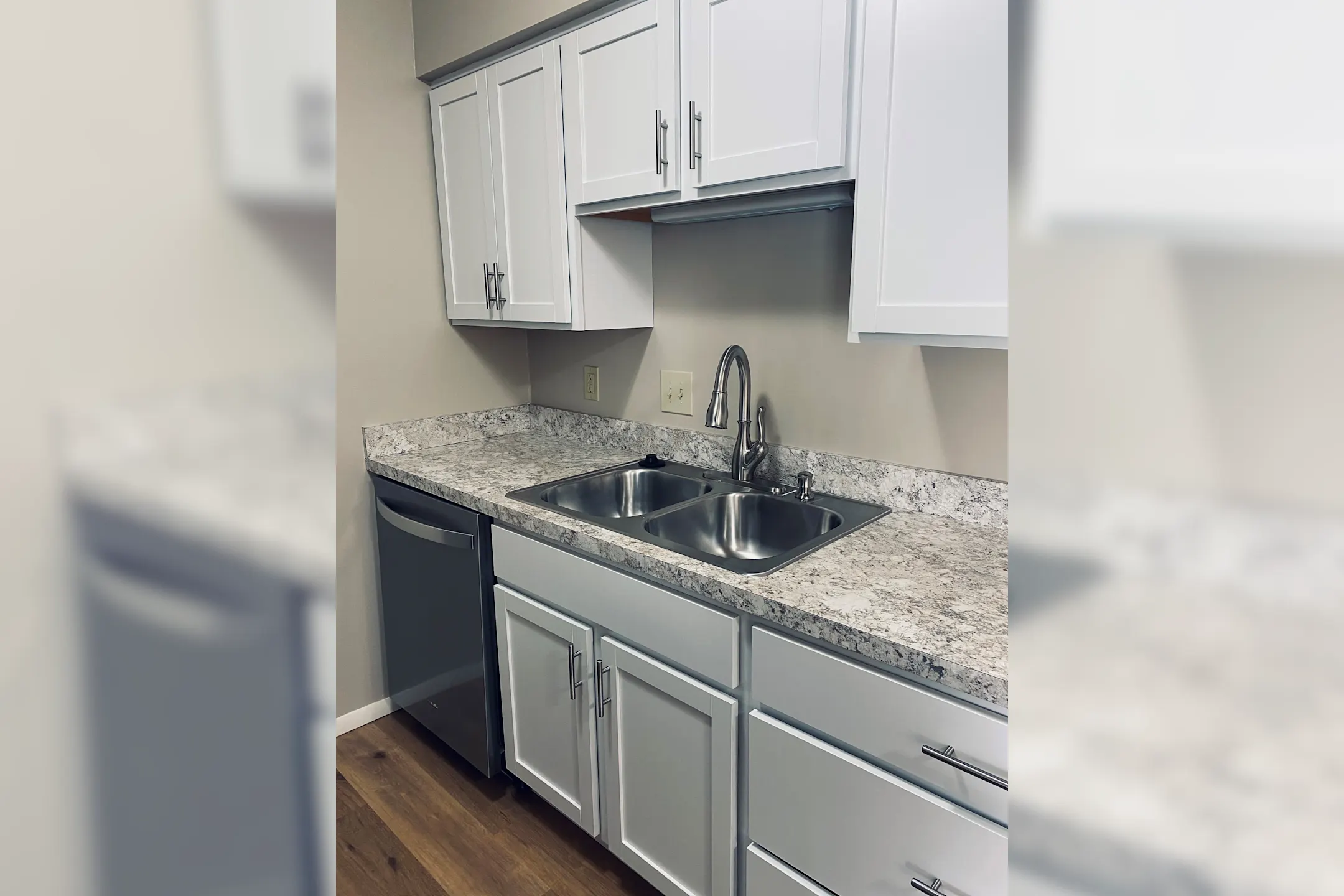 Heatherwick House/Old Orchard Apartments Toledo, OH 43606