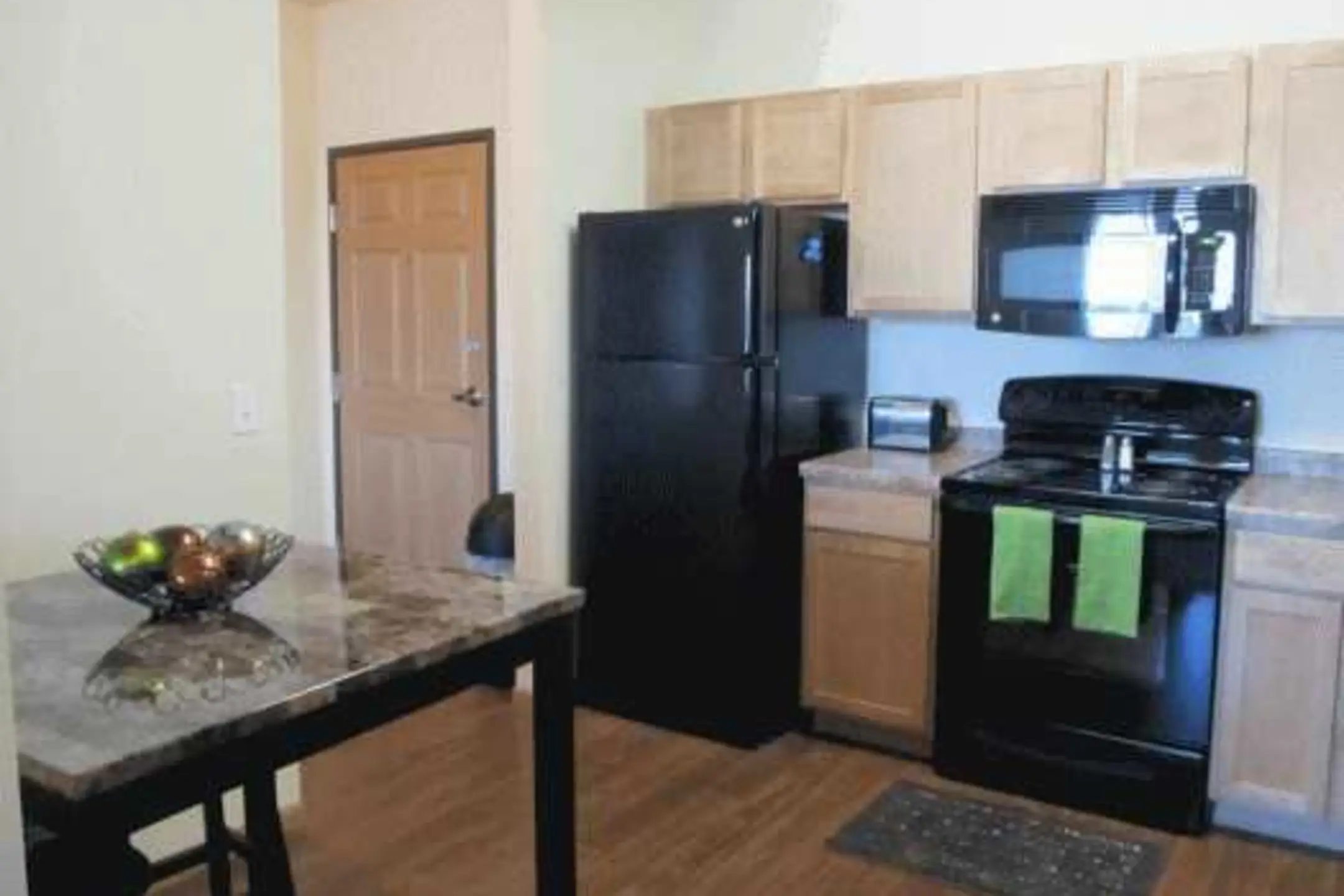 Amber Pointe Apartments - Fargo, ND