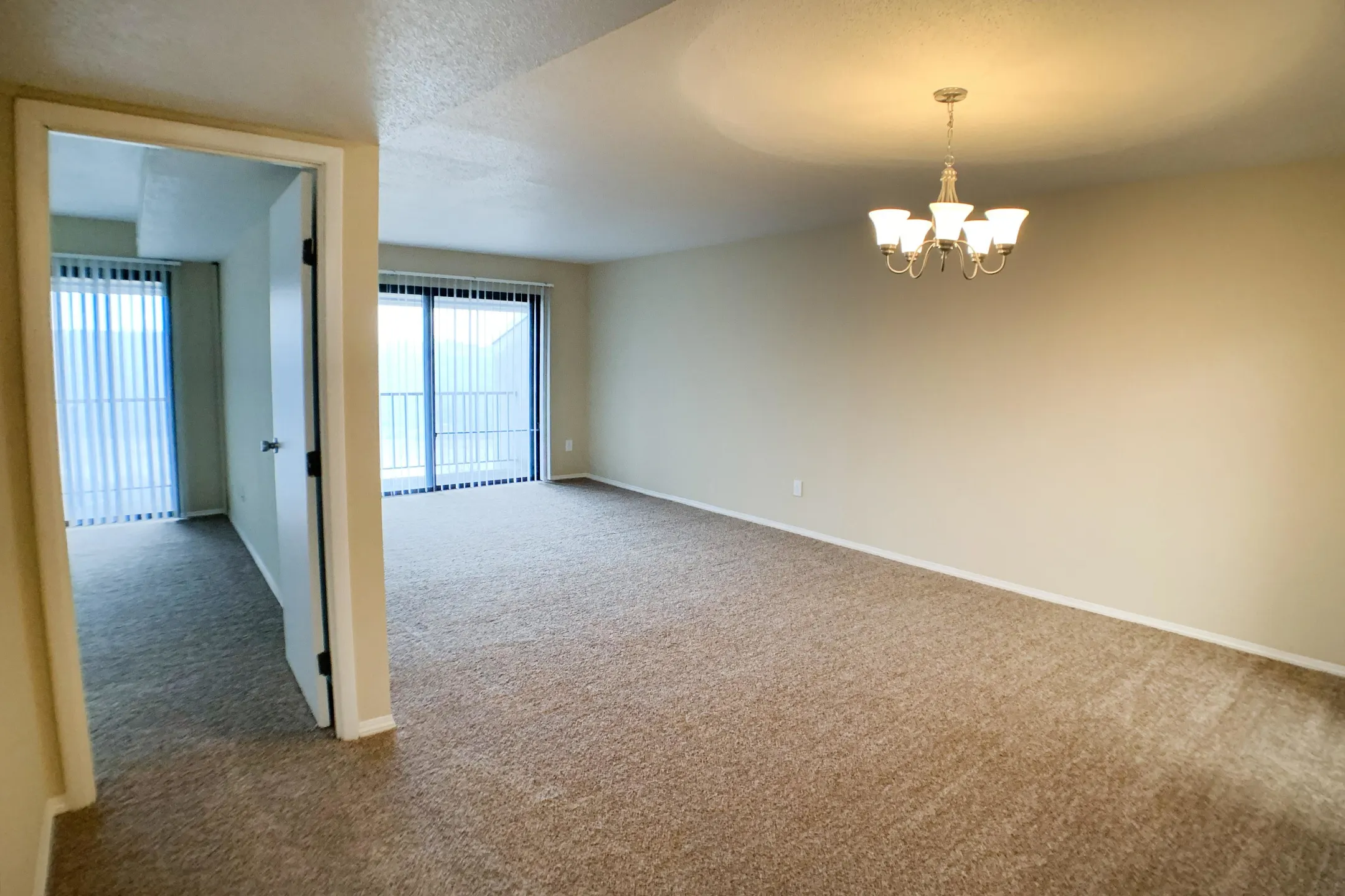 Living Room - Indian Lookout Apartments - Cincinnati, OH