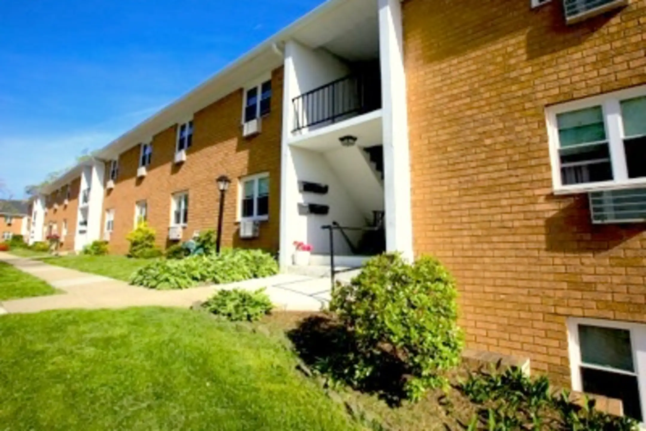 Real Estate Growth AdvisorsLong Branch Apartments 375 N Bath Ave