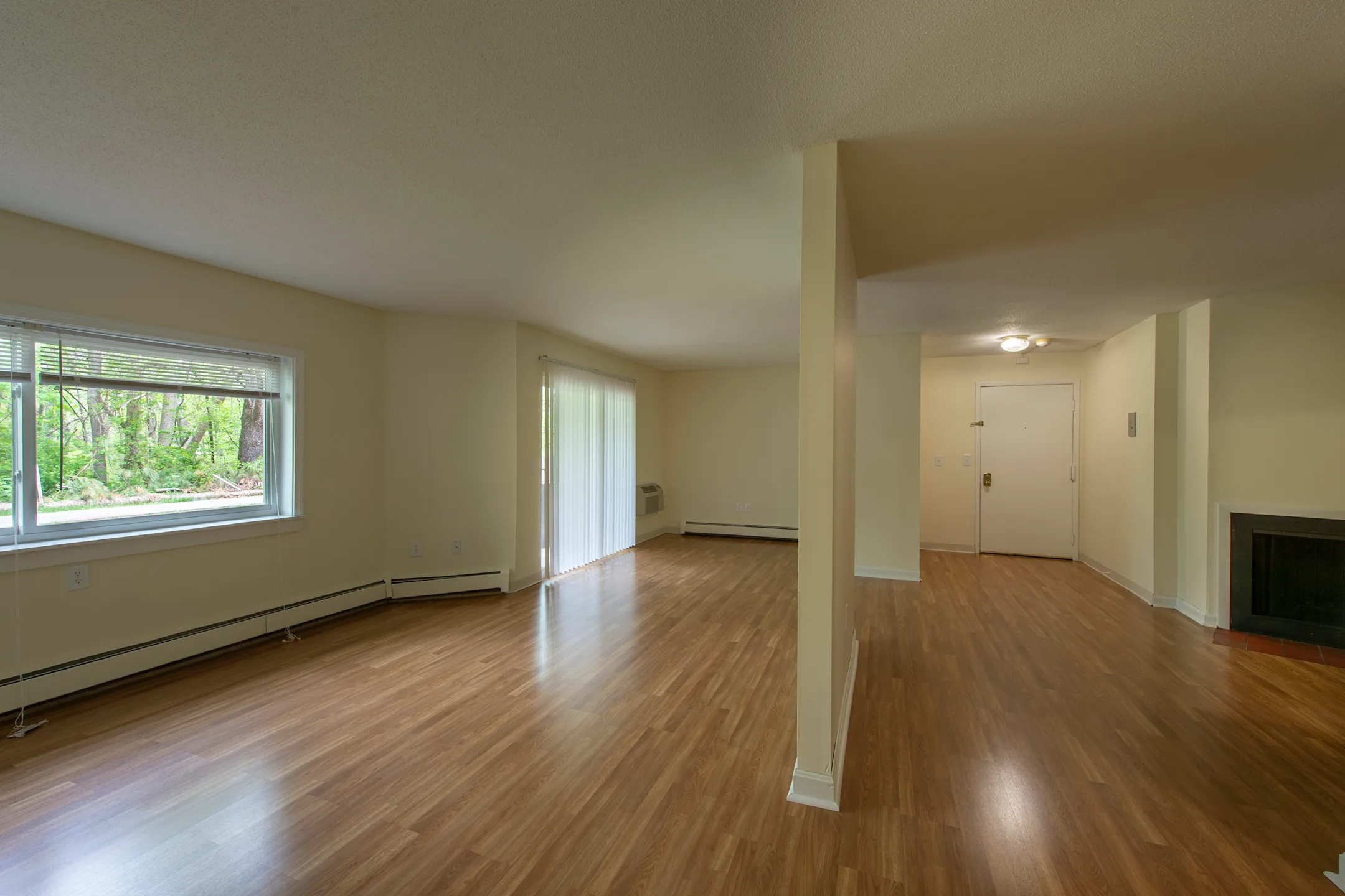 Redwood Hills Apartments Worcester, MA 01604