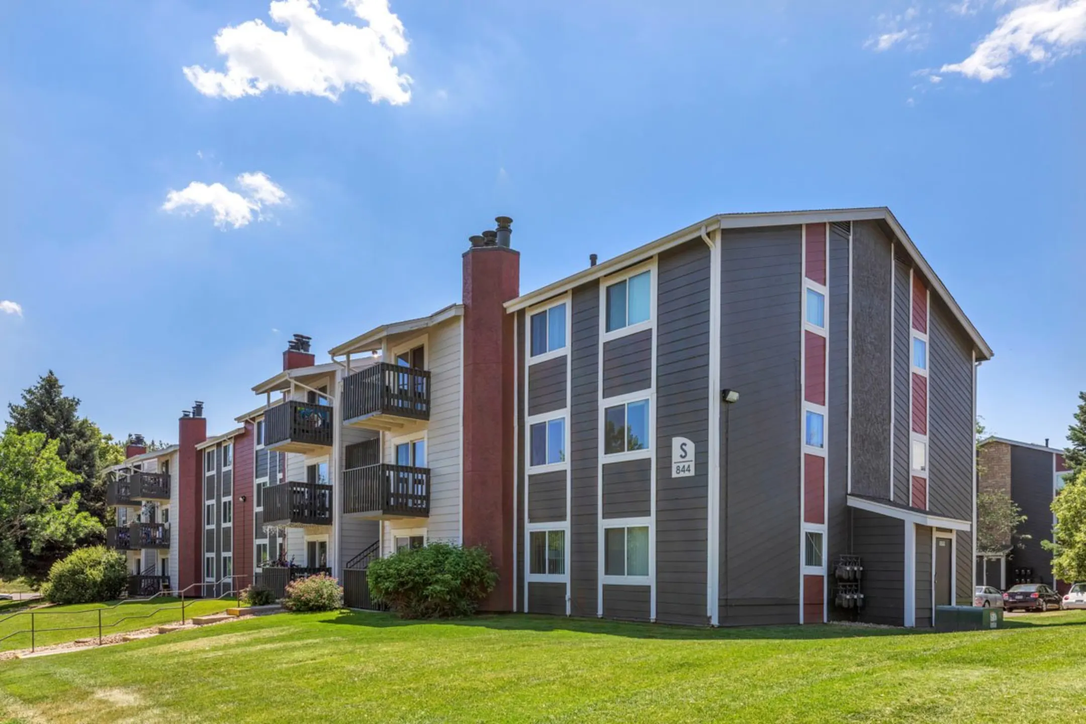 Building - Oak Ridge Apartments - Aurora, CO