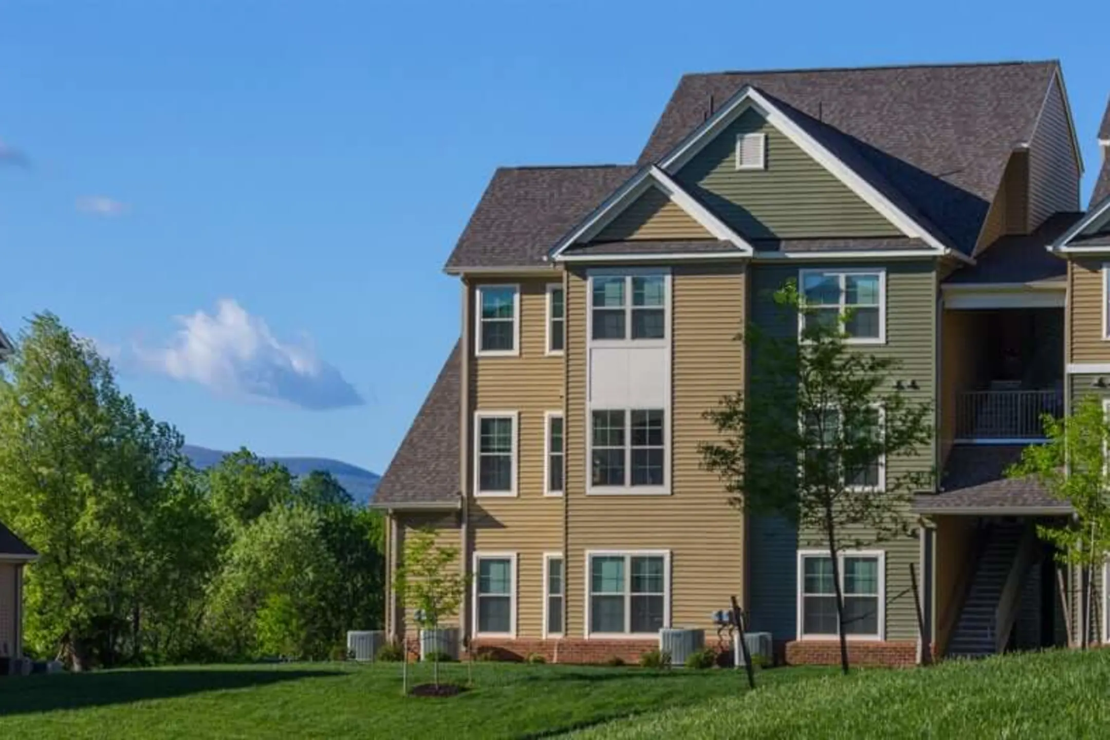 Highlands at Huckleberry Ridge Apartments Blacksburg, VA 24060