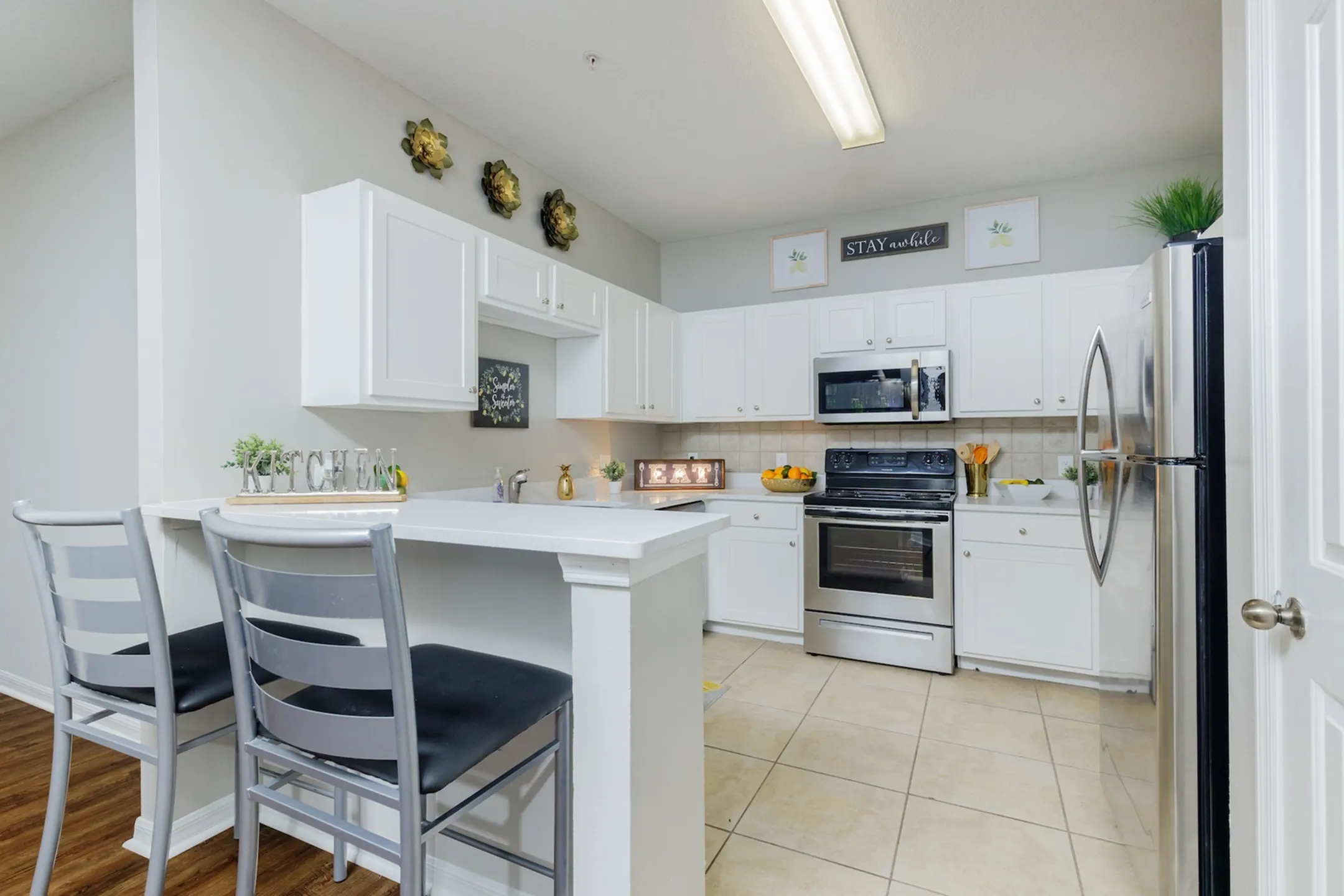 West 10 Apartments Per Bed Lease Apartments Tallahassee, FL 32304