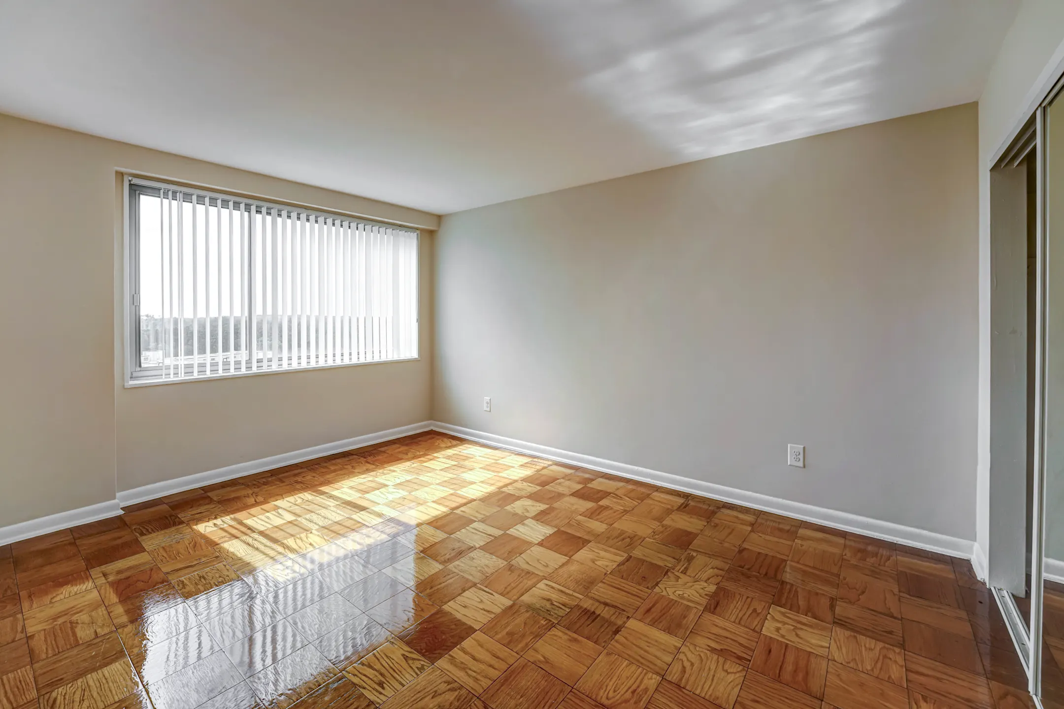 Bedroom - 8600 - Silver Spring, MD