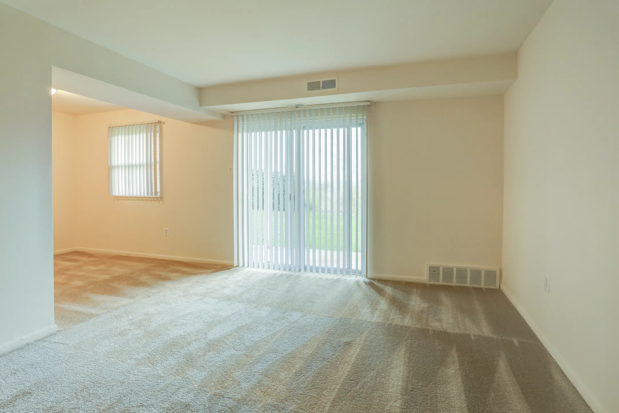 Orangewood Park 24 Elizabeth Ln Levittown, PA Apartments for Rent