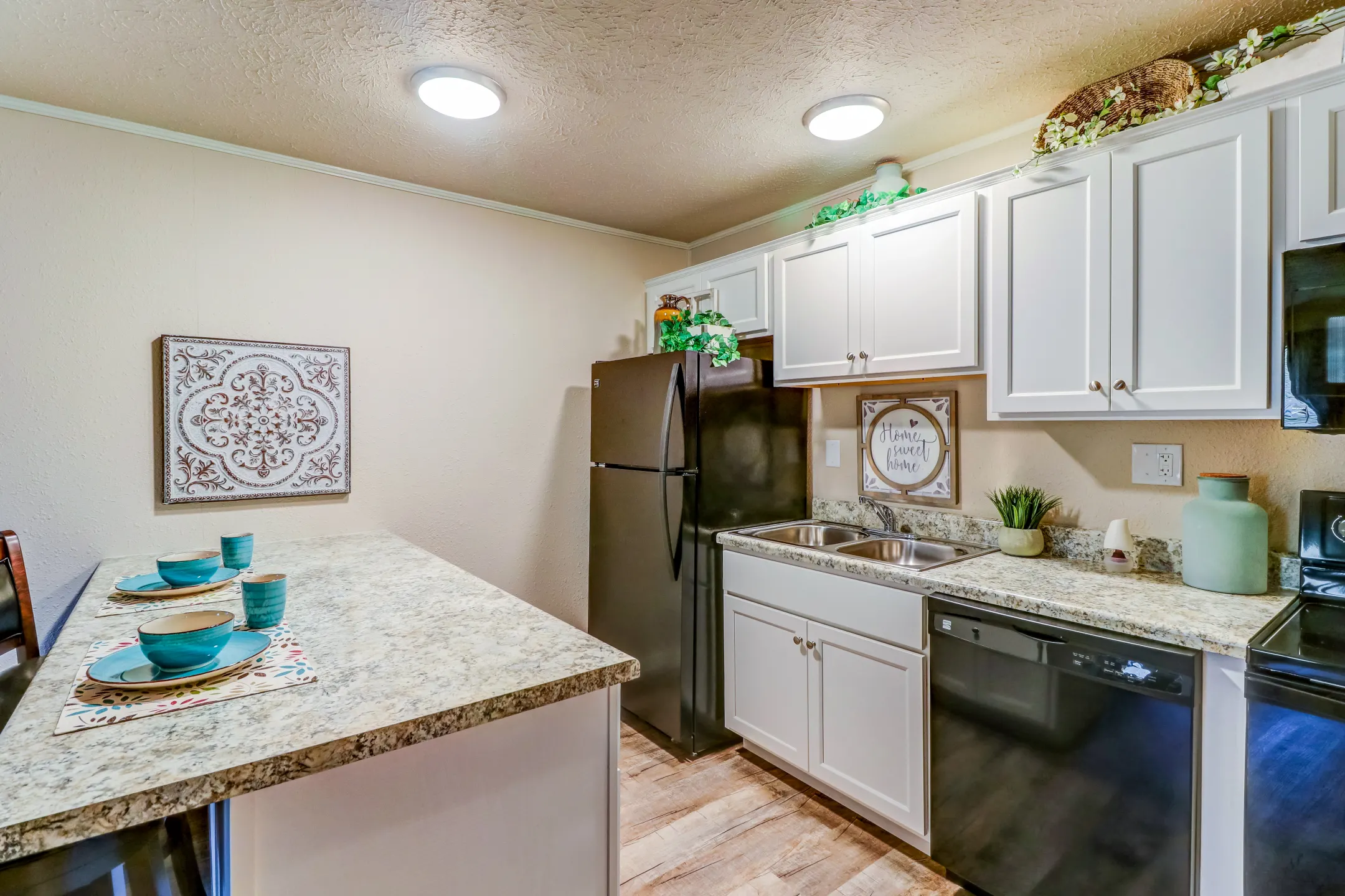 Kitchen - Aspen Meadow Apartments - Hopkinsville, KY