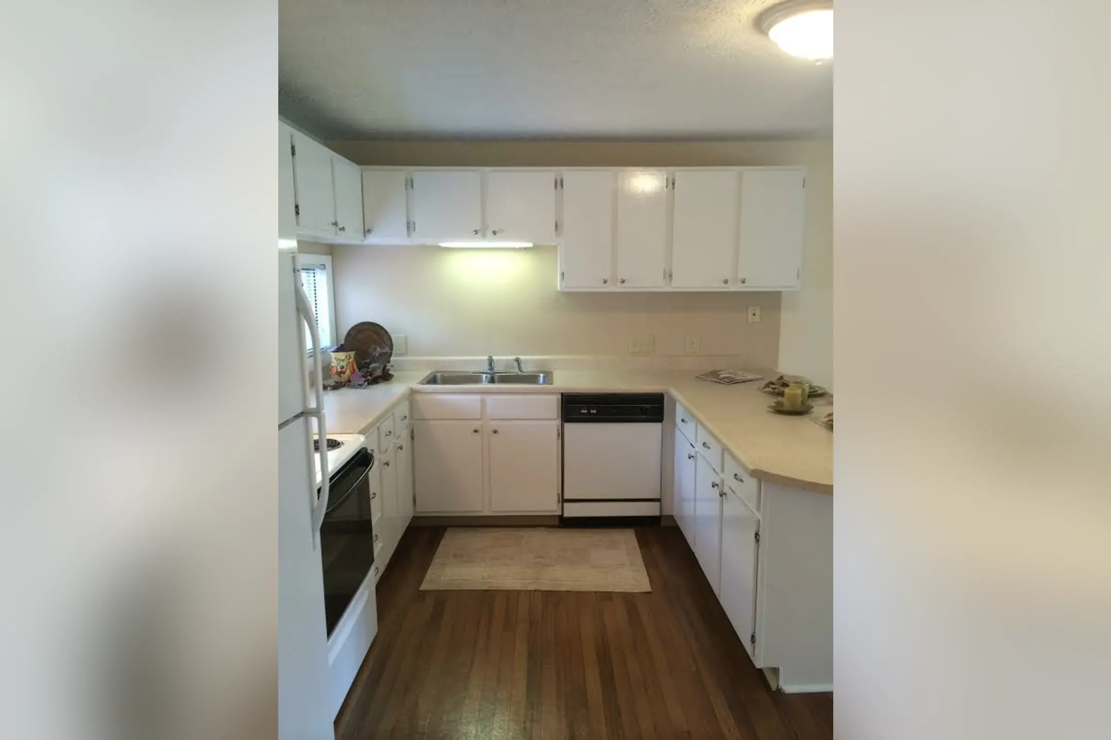 Kitchen - Lake Clair Apartments - Fayetteville, NC