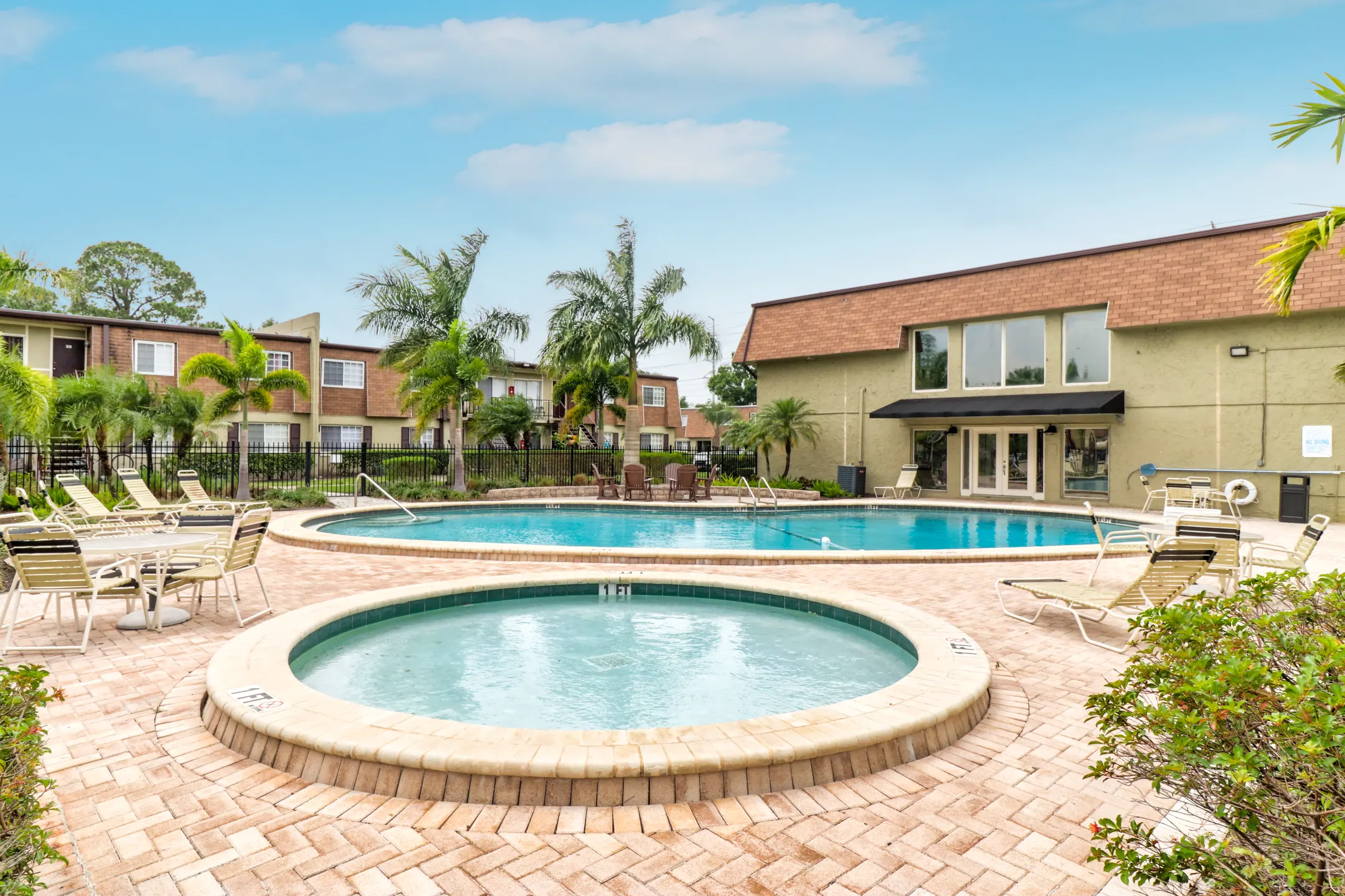 Pool - Park Pointe Apartments - Tampa, FL