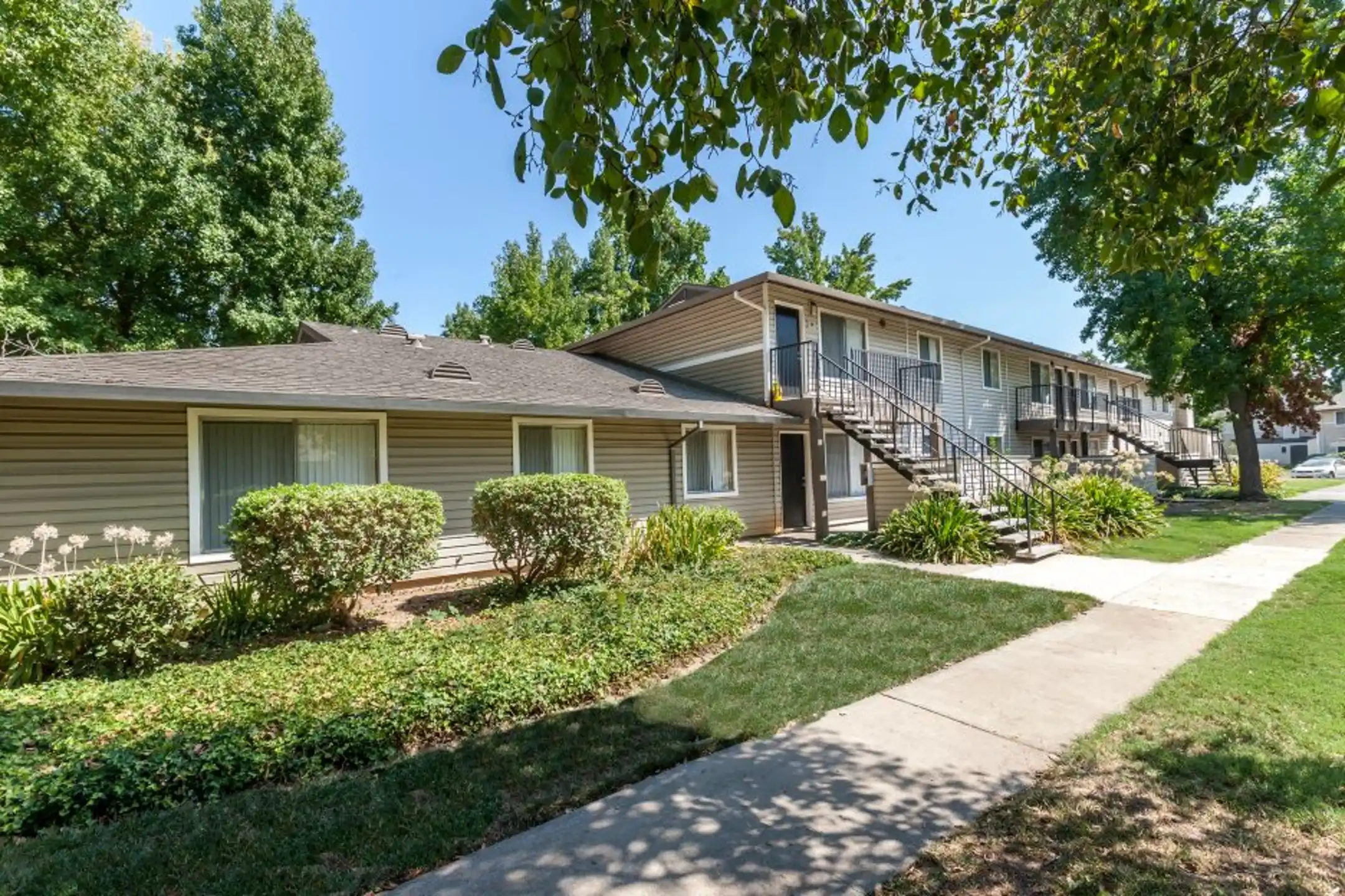 The Woodlands 2025 W El Camino Ave Sacramento, CA Apartments for Rent Rent.