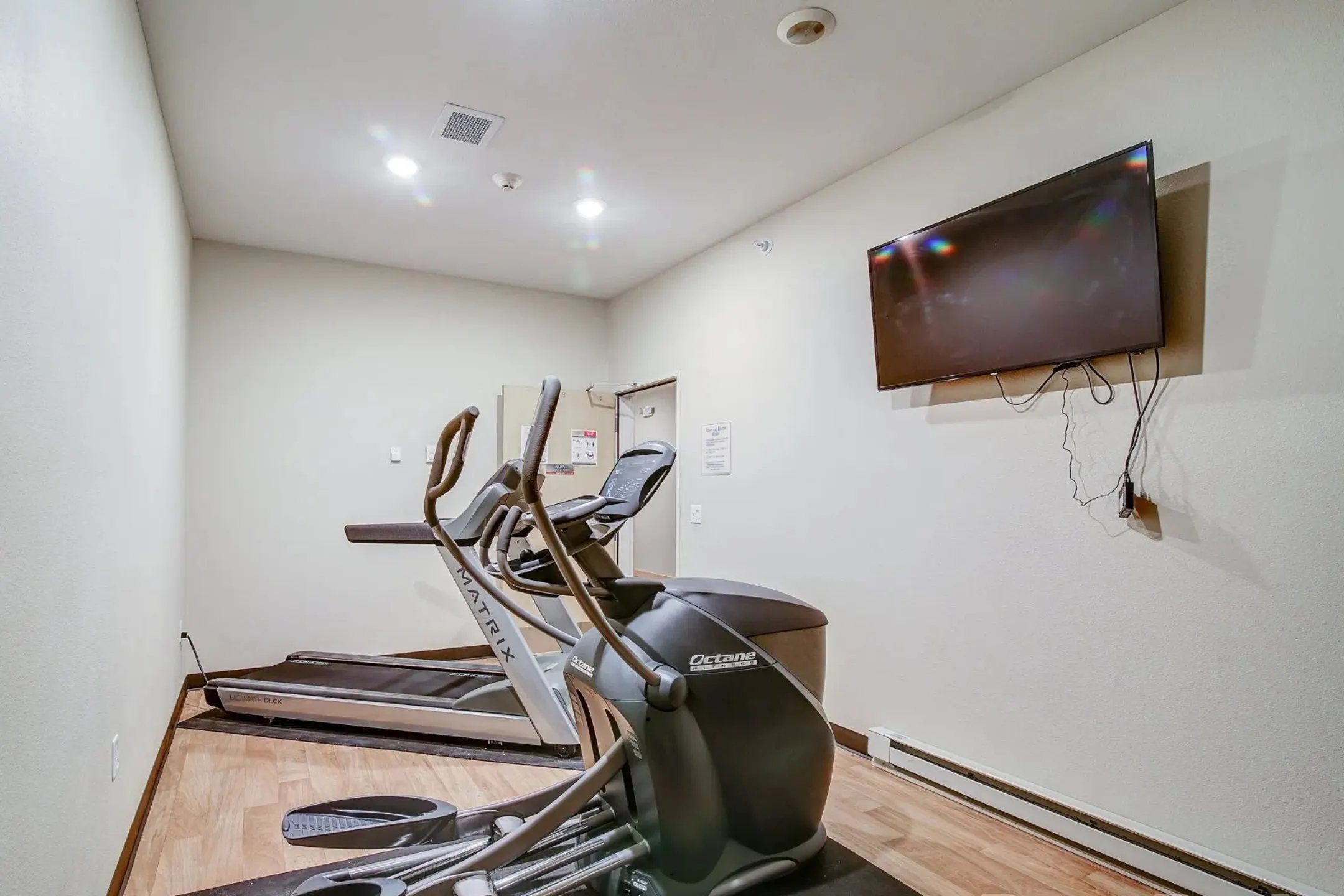 Fitness Weight Room - Lakewood Estates - Mandan, ND