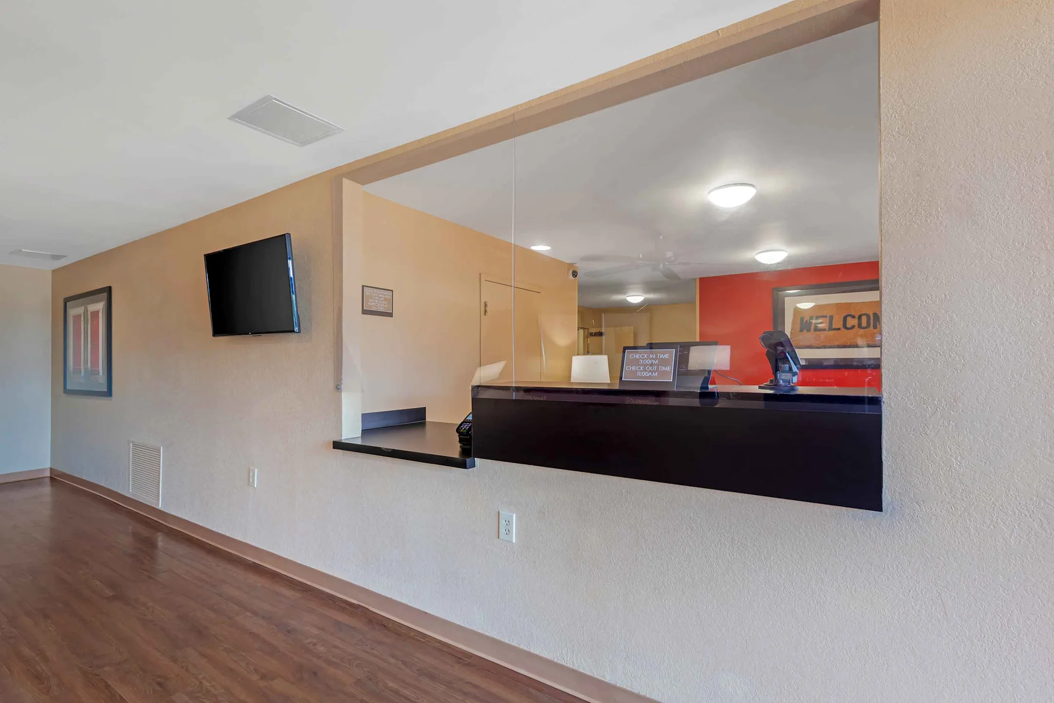Rockford Studio Apartments