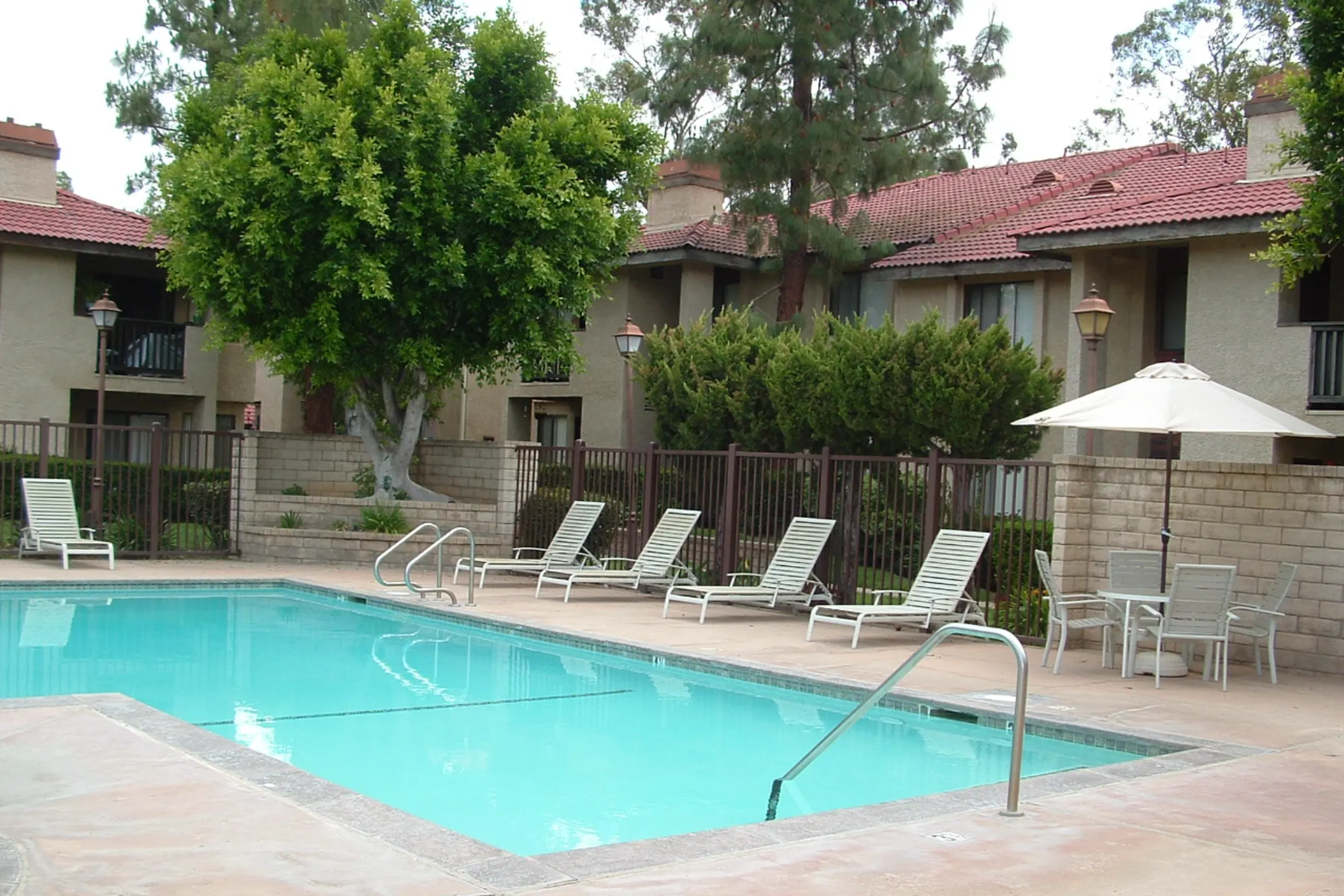 Pool - Baywood Apartments - Simi Valley, CA