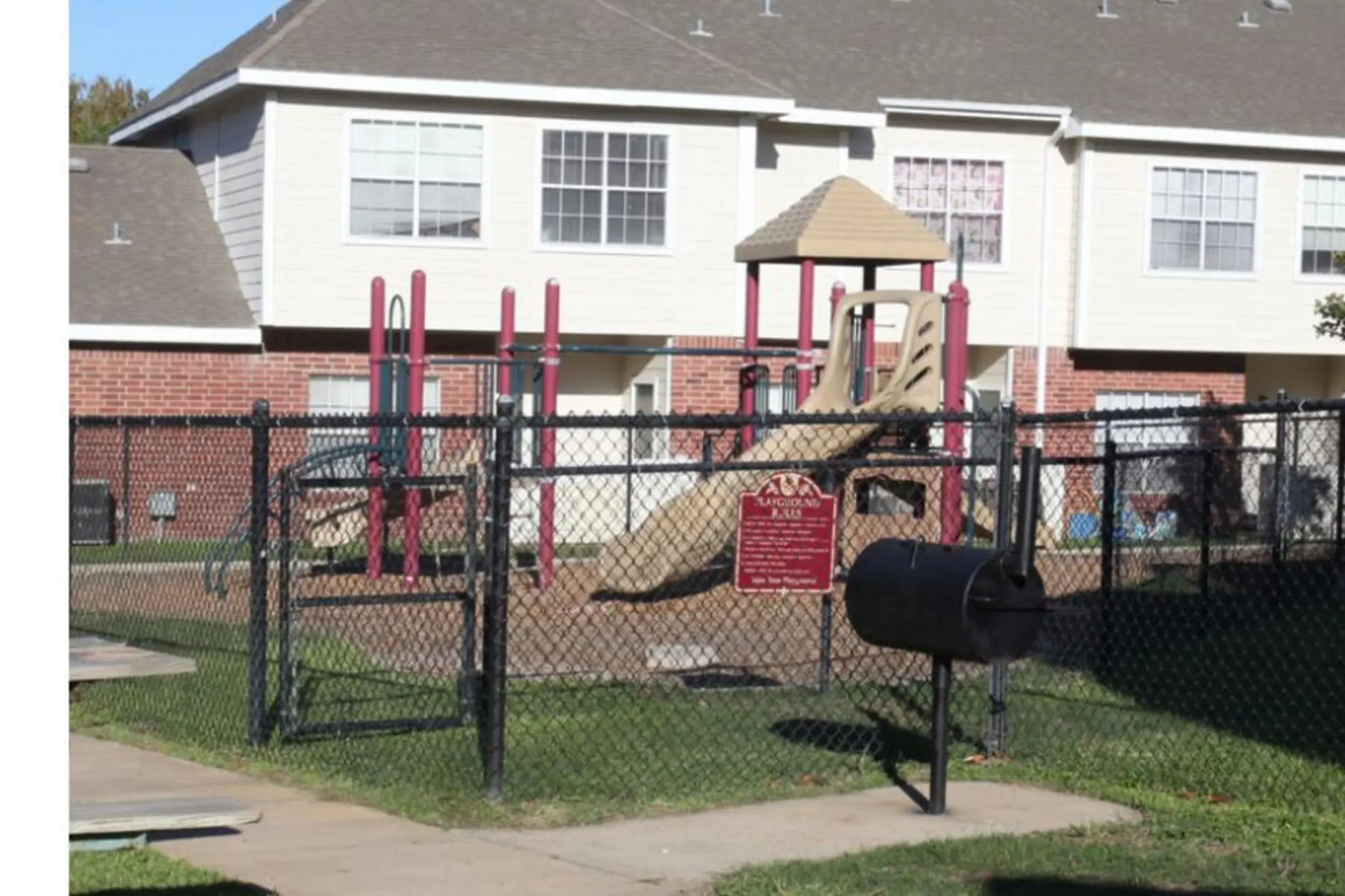 Park At Clear Creek 111 Clear Creek St Hempstead, TX Townhomes for