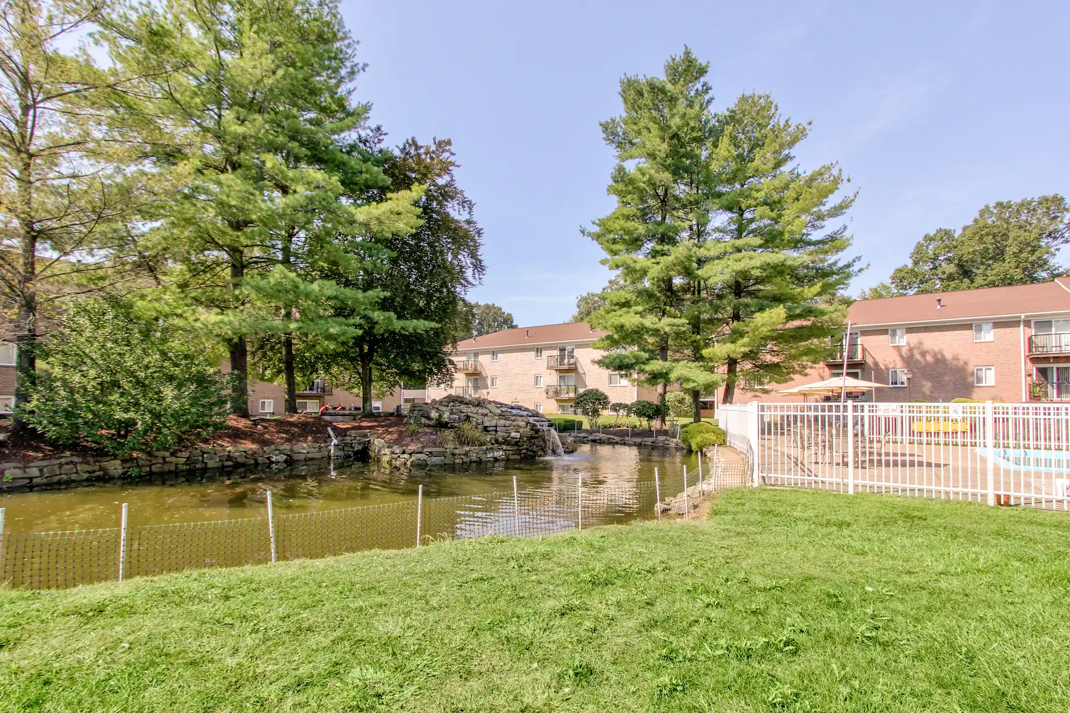 Mill Creek Village Apartments Youngstown, OH 44512