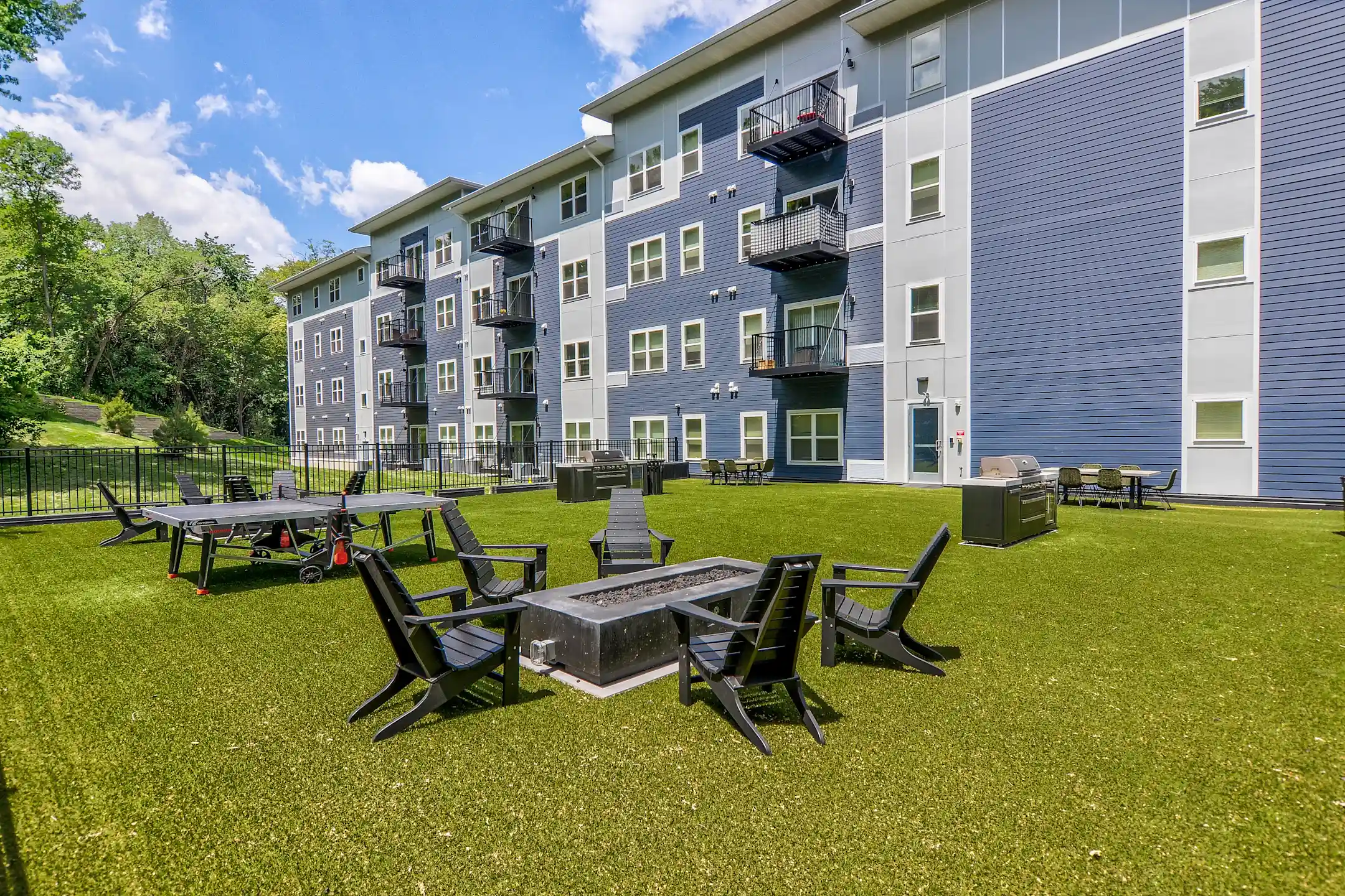 Flats at Neill Park Apartments Burnsville, MN 55337