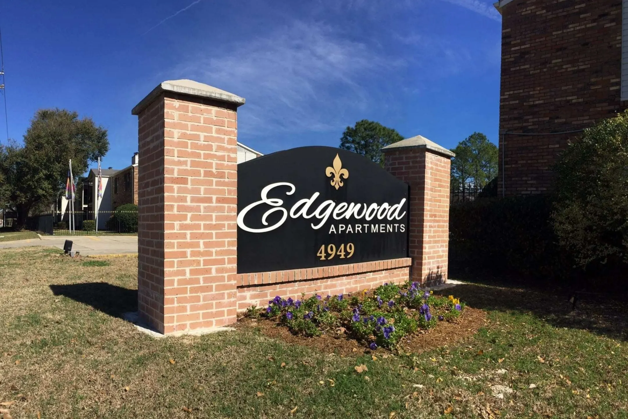 Community Signage - Edgewood Apartments - Baton Rouge, LA