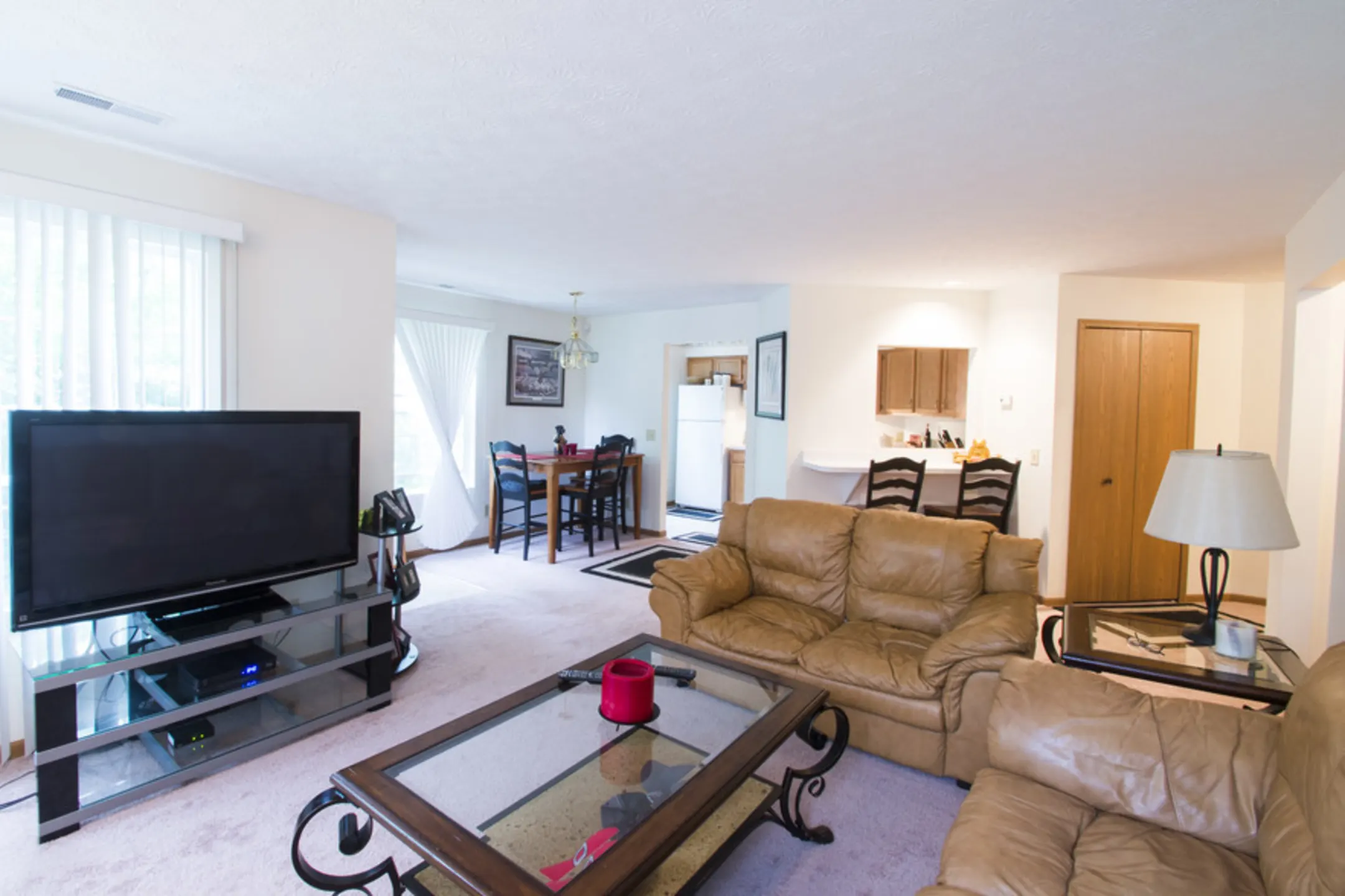 Woodlawn Village Apartments 2601 Woodlawn Circle Northwest Canton