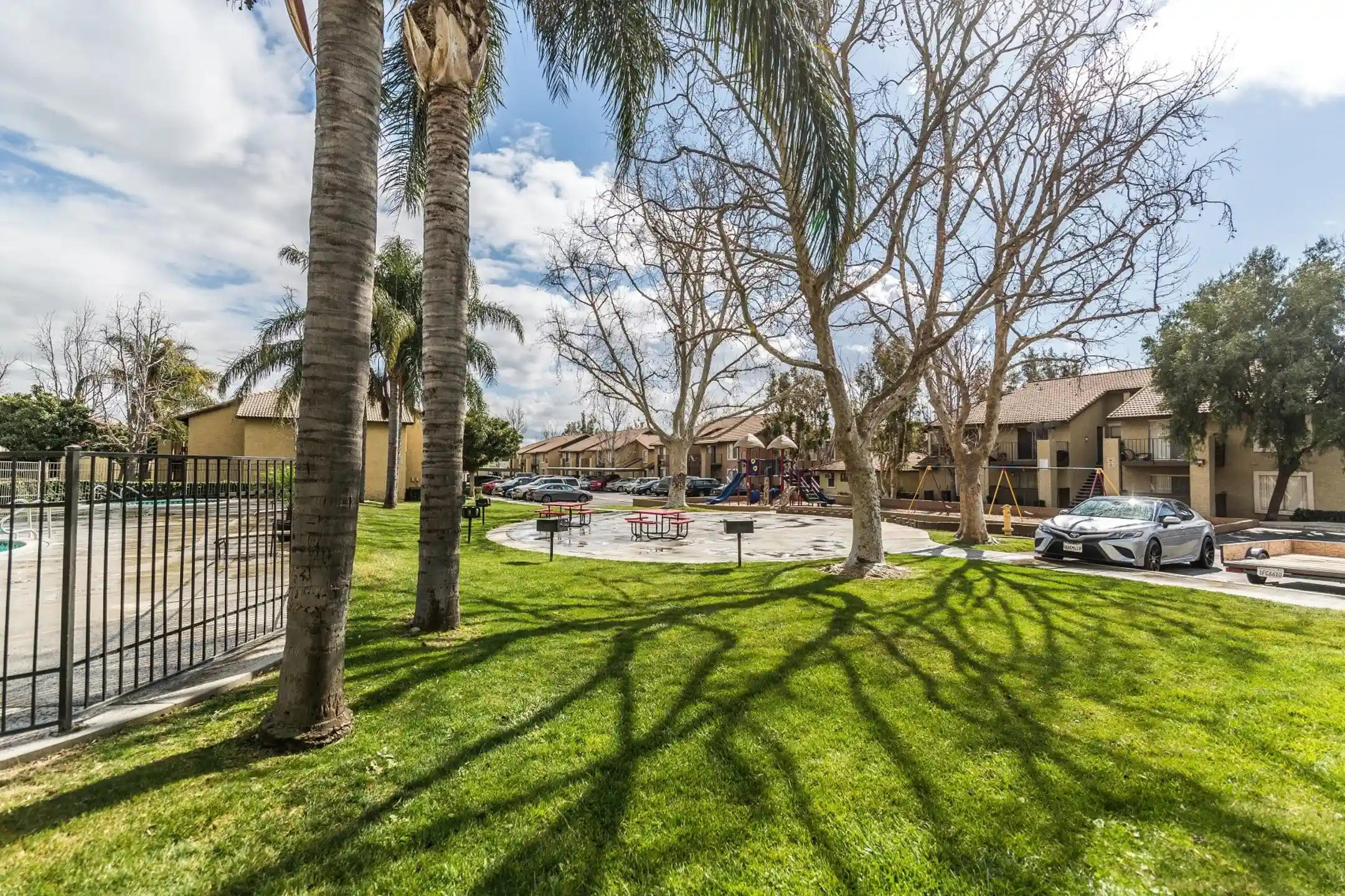 Maple Hill Village Apartments Fontana, CA 92335